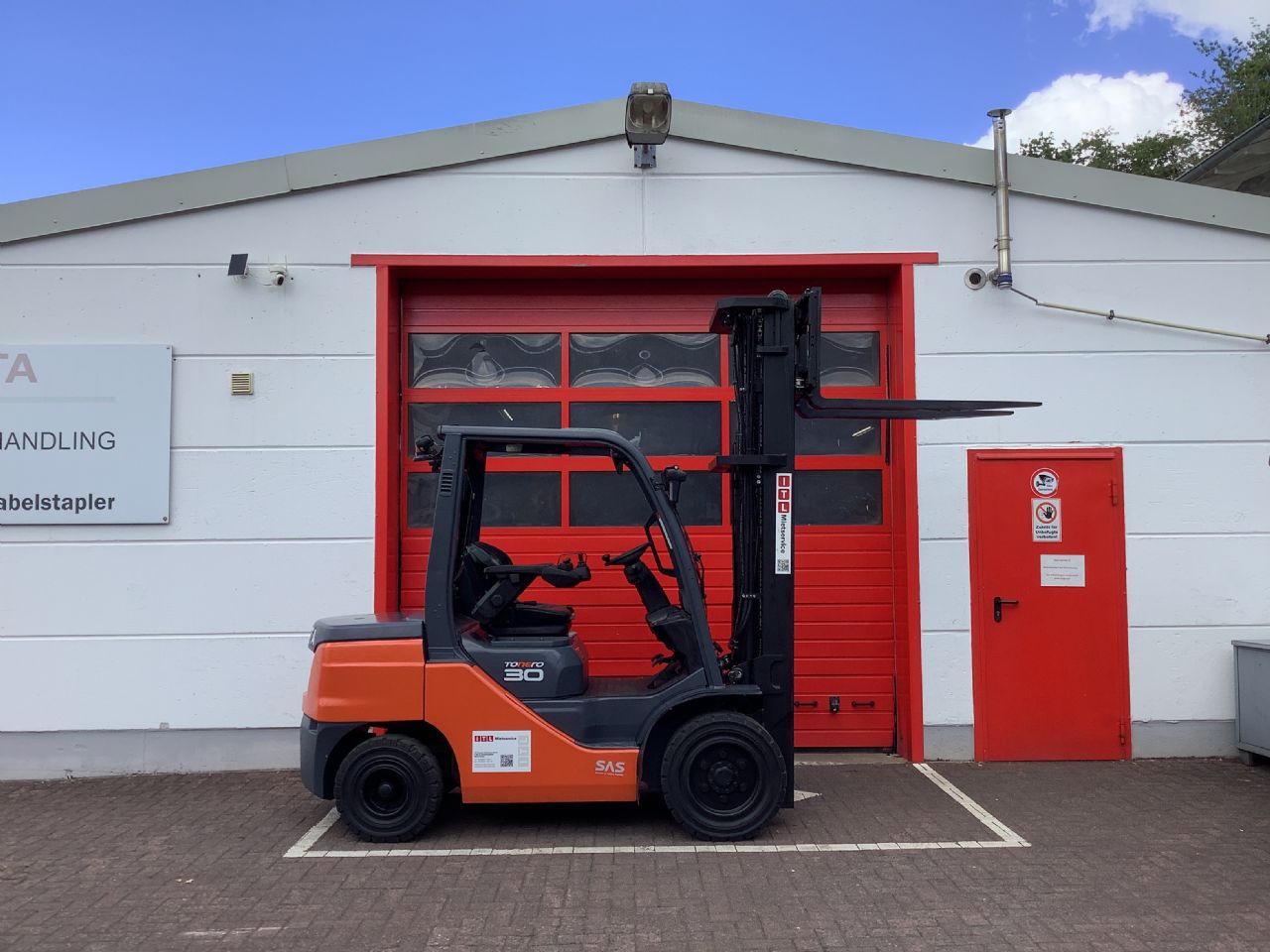 Toyota Gabelstapler Toyota Verbrenner Dieselstapler <br>Toyota 52-8FDF30 <br>Baujahr 2022 <br>Betriebsstunden 3263 <br><br> 2 Toyota Verbrenner Dieselstapler <br>Toyota 52-8FDF30 <br>Baujahr 2022 <br>Betriebsstunden 3263 <br><br> – Bild 2