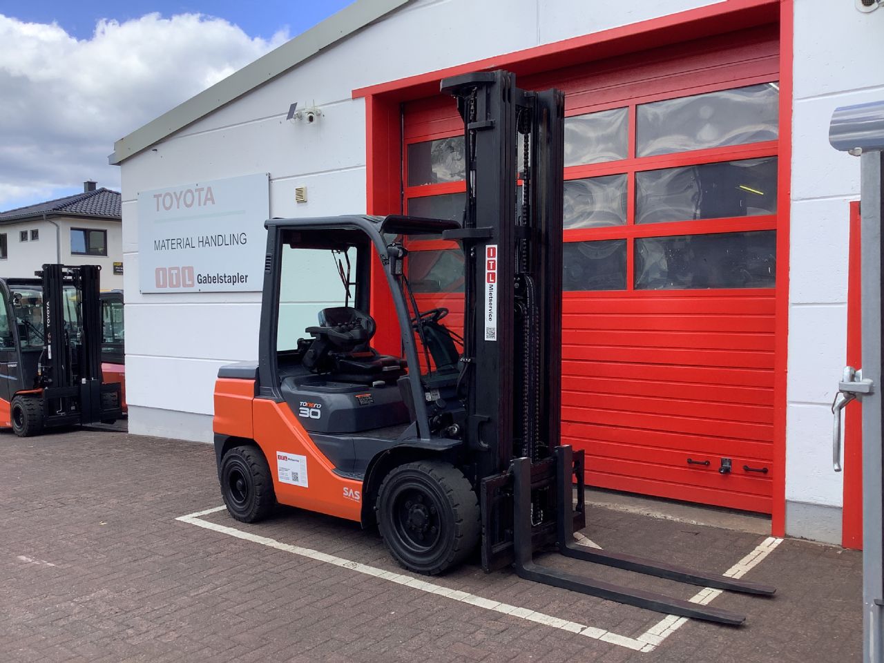 Toyota Gabelstapler Toyota Verbrenner Dieselstapler <br>Toyota 52-8FDF30 <br>Baujahr 2022 <br>Betriebsstunden 3263 <br><br> 4 Toyota Verbrenner Dieselstapler <br>Toyota 52-8FDF30 <br>Baujahr 2022 <br>Betriebsstunden 3263 <br><br> – Bild 4