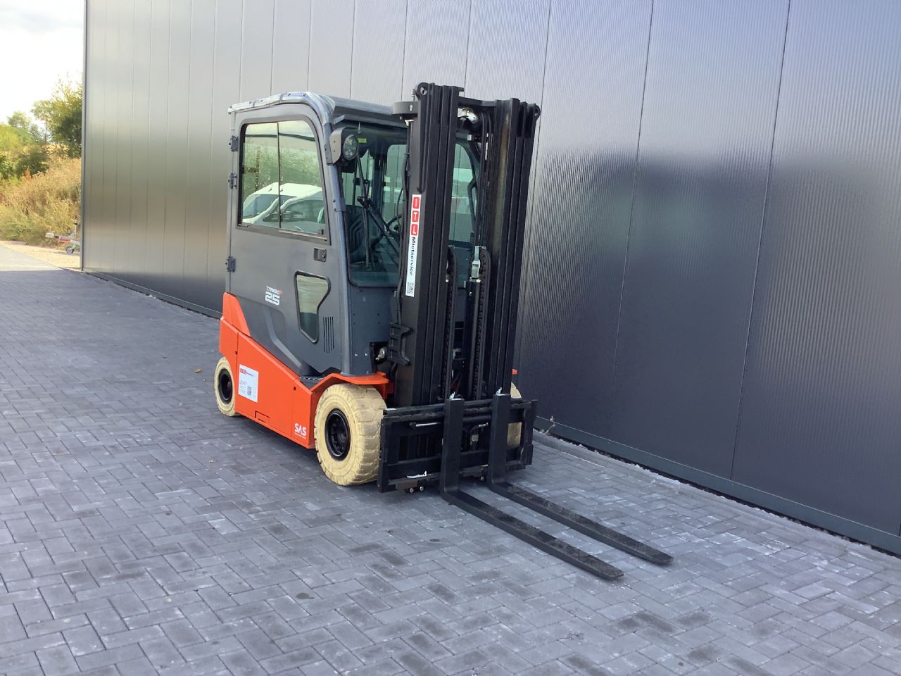 Toyota Gabelstapler Toyota Elektro 4-Rad Stapler <br>Toyota 8FBMT25 <br>Baujahr 2019 <br>Betriebsstunden 3240 <br><br>Mietkauf 313,73 €/Monat 4 Toyota Elektro 4-Rad Stapler <br>Toyota 8FBMT25 <br>Baujahr 2019 <br>Betriebsstunden 3240 <br><br>Mietkauf 313,73 €/Monat – Bild 4
