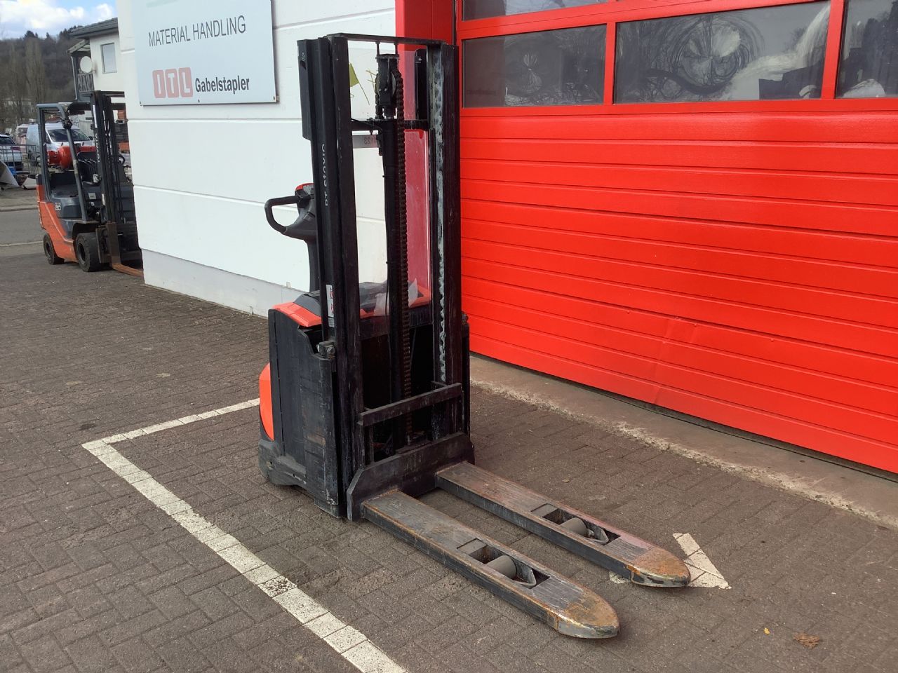 Toyota Gabelstapler Hochhubwagen <br>Toyota SWE120 <br>Baujahr 2019 <br>Betriebsstunden 464 <br><br>Mietkauf 69,35 €/Monat 2 Hochhubwagen <br>Toyota SWE120 <br>Baujahr 2019 <br>Betriebsstunden 464 <br><br>Mietkauf 69,35 €/Monat – Bild 2