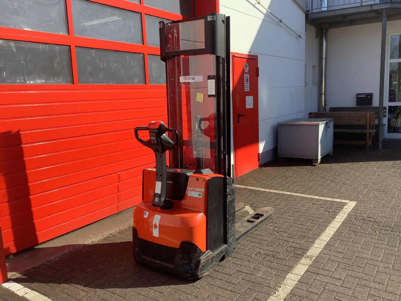 Toyota Gabelstapler Hochhubwagen <br>Toyota SWE120-Export <br>Baujahr 2019 <br>Betriebsstunden 2442 <br><br>Mietkauf 69,35 €/Monat 5 Hochhubwagen <br>Toyota SWE120-Export <br>Baujahr 2019 <br>Betriebsstunden 2442 <br><br>Mietkauf 69,35 €/Monat – Bild 5