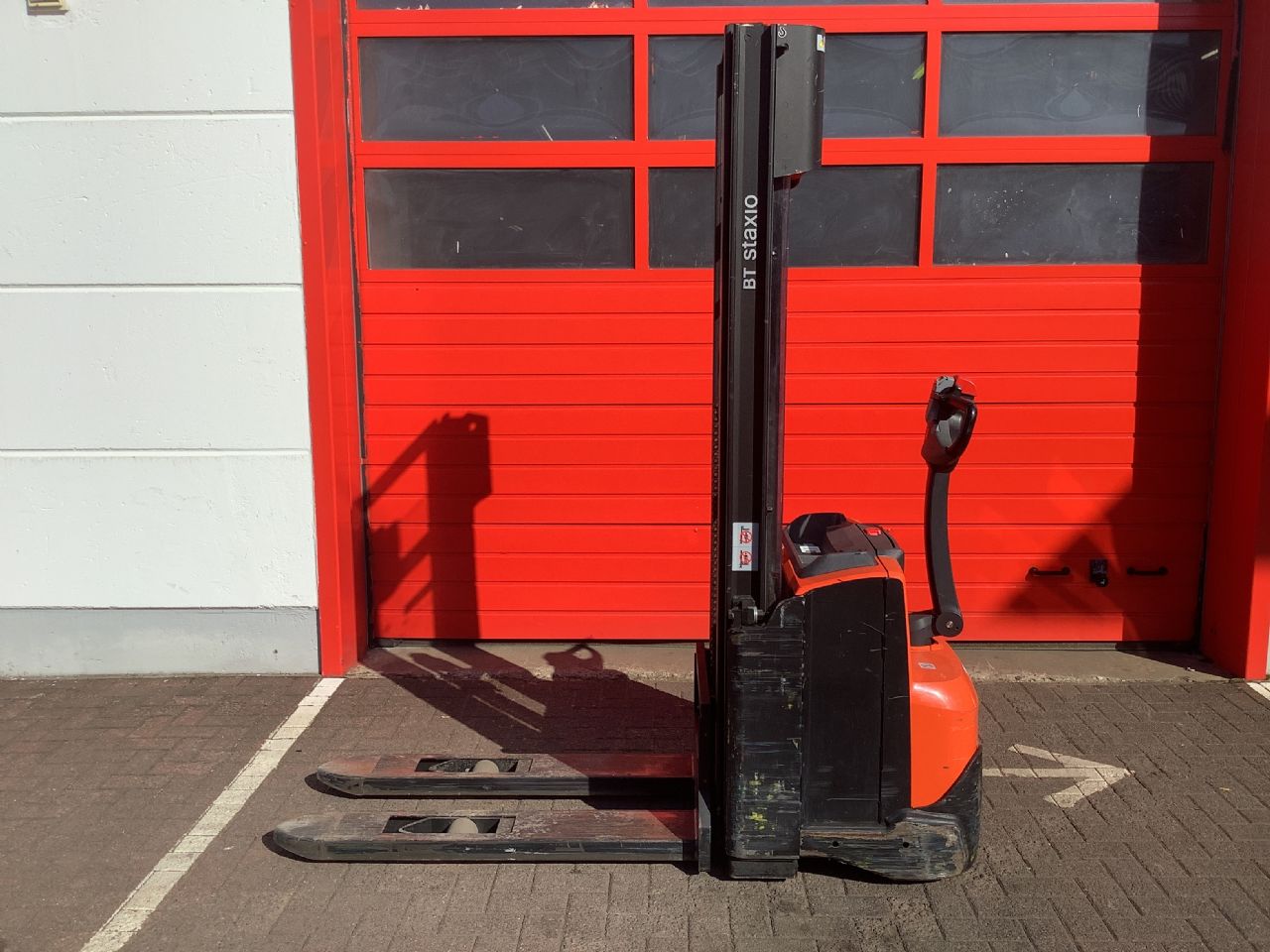 Toyota Gabelstapler Hochhubwagen <br>Toyota SWE120-Export <br>Baujahr 2019 <br>Betriebsstunden 2442 <br><br>Mietkauf 69,35 €/Monat 8 Hochhubwagen <br>Toyota SWE120-Export <br>Baujahr 2019 <br>Betriebsstunden 2442 <br><br>Mietkauf 69,35 €/Monat – Bild 8