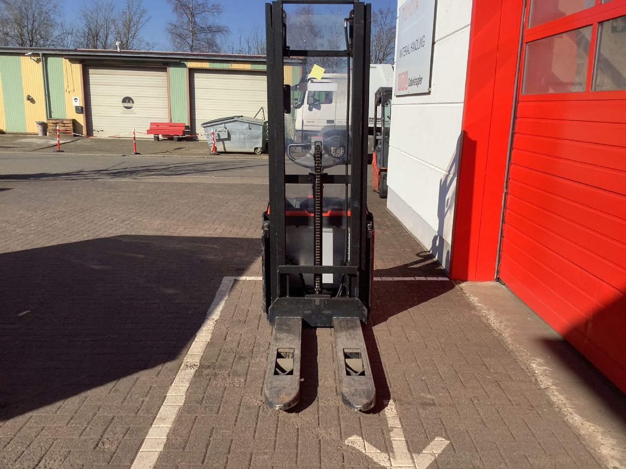 Toyota Gabelstapler Hochhubwagen <br>Toyota SWE120-Export <br>Baujahr 2019 <br>Betriebsstunden 2653 <br><br>Mietkauf 71,00 €/Monat 2 Hochhubwagen <br>Toyota SWE120-Export <br>Baujahr 2019 <br>Betriebsstunden 2653 <br><br>Mietkauf 71,00 €/Monat – Bild 2