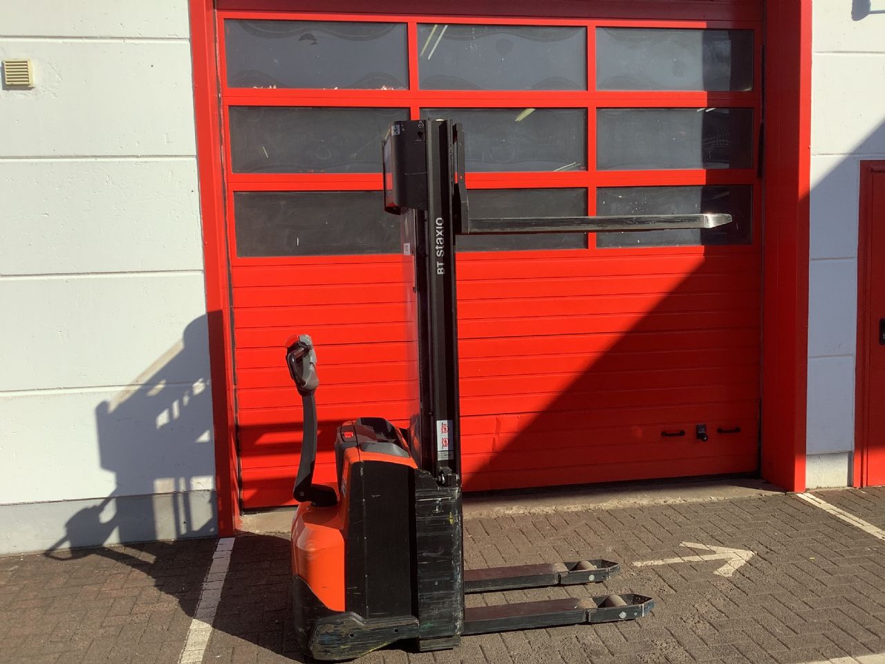 Toyota Gabelstapler Hochhubwagen <br>Toyota SWE120-Export <br>Baujahr 2019 <br>Betriebsstunden 2653 <br><br>Mietkauf 71,00 €/Monat 5 Hochhubwagen <br>Toyota SWE120-Export <br>Baujahr 2019 <br>Betriebsstunden 2653 <br><br>Mietkauf 71,00 €/Monat – Bild 5