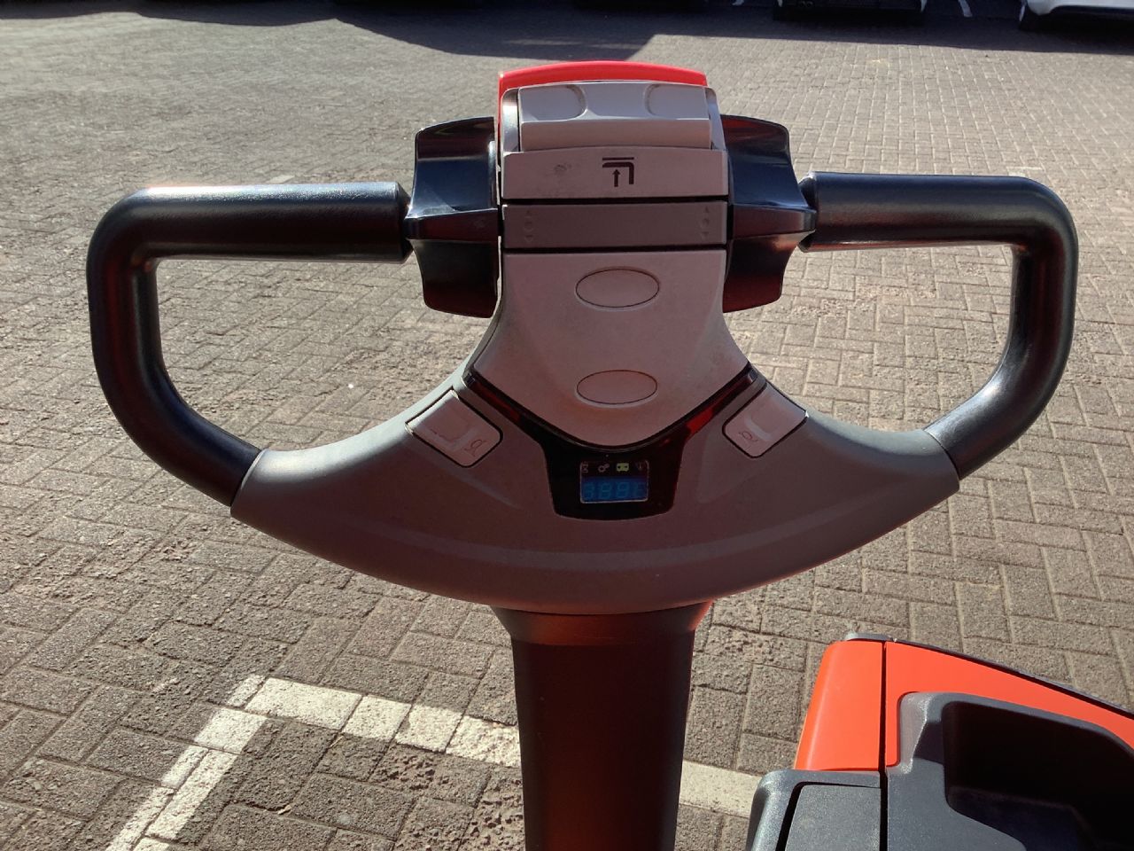 Toyota Gabelstapler Hochhubwagen <br>Toyota SWE120-Export <br>Baujahr 2019 <br>Betriebsstunden 2653 <br><br>Mietkauf 71,00 €/Monat 9 Hochhubwagen <br>Toyota SWE120-Export <br>Baujahr 2019 <br>Betriebsstunden 2653 <br><br>Mietkauf 71,00 €/Monat – Bild 9