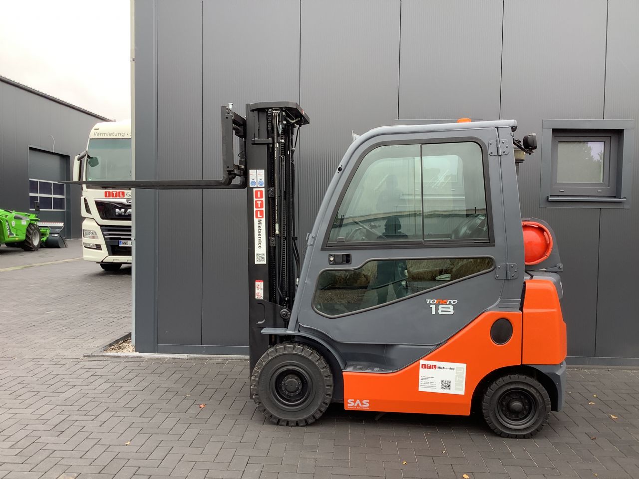 Toyota Gabelstapler Toyota Verbrenner Treibgasstapler <br>Toyota 02-8FGF18 <br>Baujahr 2019 <br>Betriebsstunden 2990 <br><br>Mietkauf 246,03 €/Monat 2 Toyota Verbrenner Treibgasstapler <br>Toyota 02-8FGF18 <br>Baujahr 2019 <br>Betriebsstunden 2990 <br><br>Mietkauf 246,03 €/Monat – Bild 2