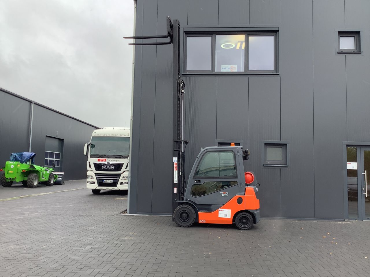 Toyota Gabelstapler Toyota Verbrenner Treibgasstapler <br>Toyota 02-8FGF18 <br>Baujahr 2019 <br>Betriebsstunden 2990 <br><br>Mietkauf 246,03 €/Monat 3 Toyota Verbrenner Treibgasstapler <br>Toyota 02-8FGF18 <br>Baujahr 2019 <br>Betriebsstunden 2990 <br><br>Mietkauf 246,03 €/Monat – Bild 3