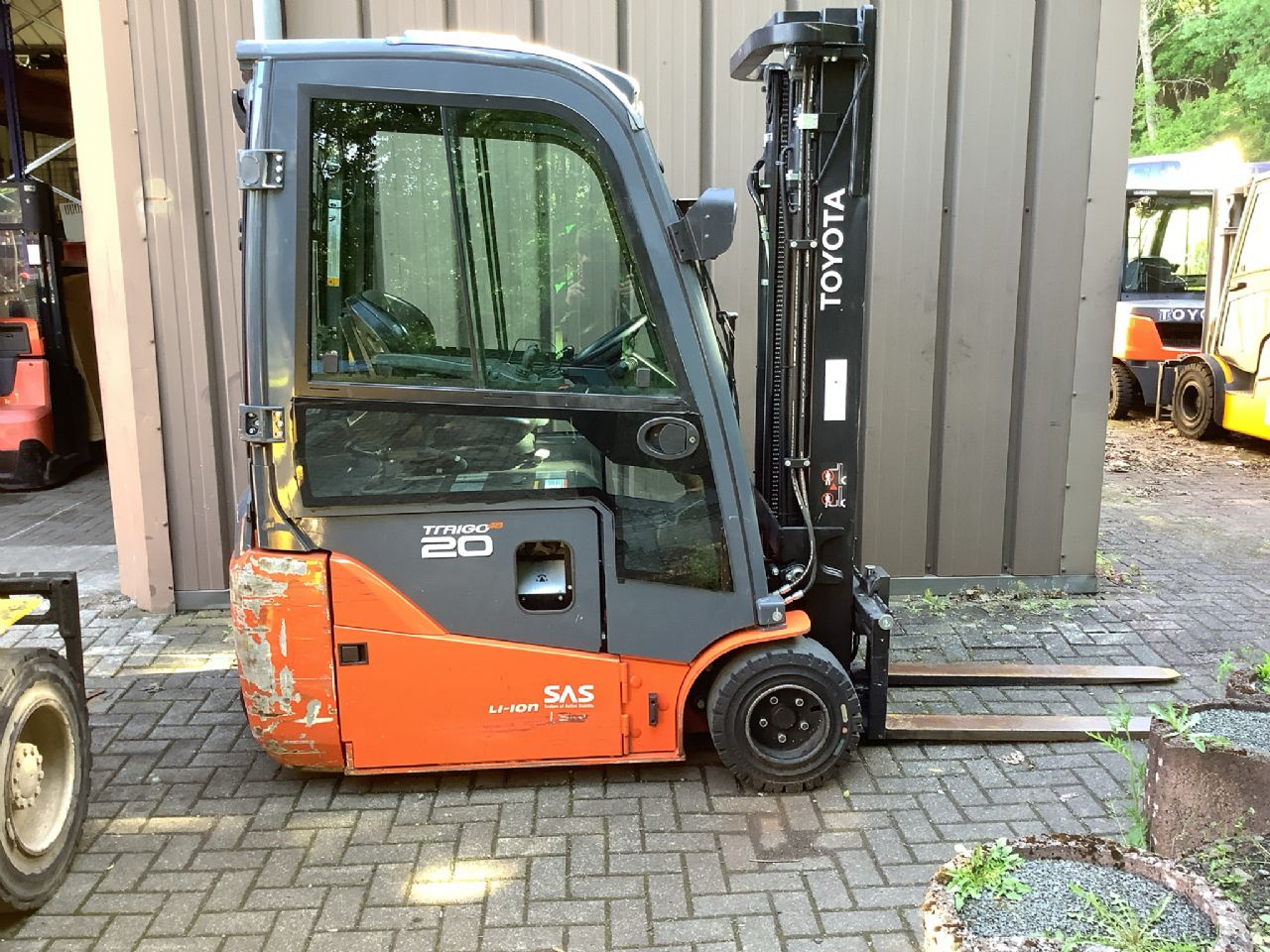 Toyota Gabelstapler Toyota Elektro 3-Rad Stapler <br>Toyota 8FBE20T-Export <br>Baujahr 2020 <br>Betriebsstunden 3041 <br><br>Mietkauf 328,59 €/Monat 1 Toyota Elektro 3-Rad Stapler <br>Toyota 8FBE20T-Export <br>Baujahr 2020 <br>Betriebsstunden 3041 <br><br>Mietkauf 328,59 €/Monat