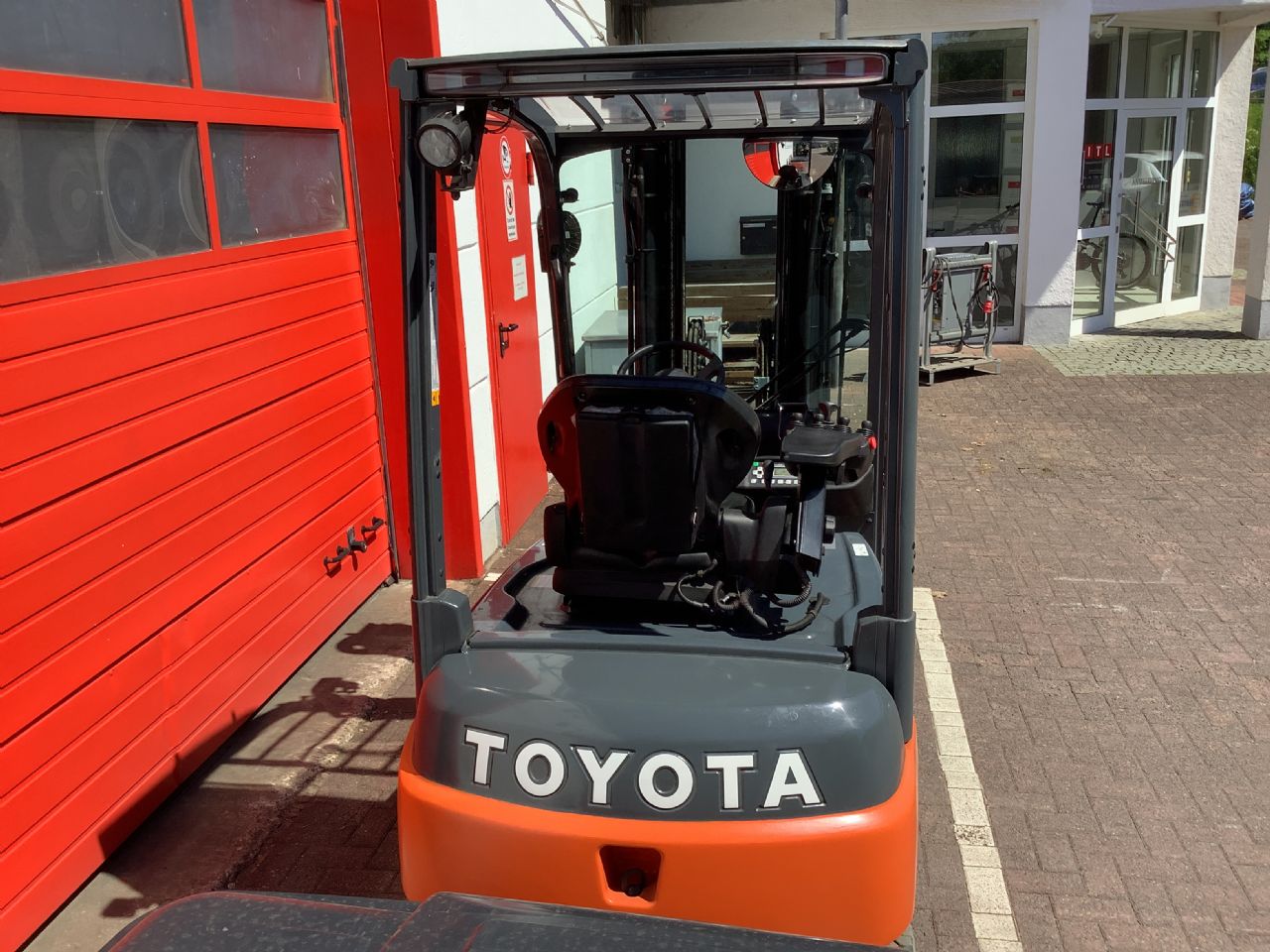 Toyota Gabelstapler Toyota Elektro 4-Rad Stapler <br>Toyota 8FBM18T <br>Baujahr 2021 <br>Betriebsstunden 2615 <br><br>Mietkauf 295,56 €/Monat 8 Toyota Elektro 4-Rad Stapler <br>Toyota 8FBM18T <br>Baujahr 2021 <br>Betriebsstunden 2615 <br><br>Mietkauf 295,56 €/Monat – Bild 8