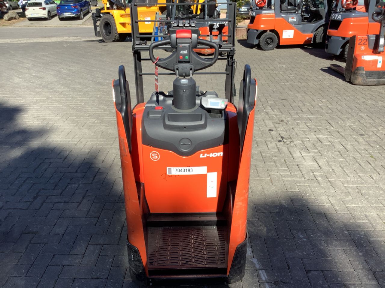 Toyota Gabelstapler Niederhubwagen <br>Toyota LPE200-Export <br>Baujahr 2024 <br>Betriebsstunden 1229 <br><br>Mietkauf 69,35 €/Monat 8 Niederhubwagen <br>Toyota LPE200-Export <br>Baujahr 2024 <br>Betriebsstunden 1229 <br><br>Mietkauf 69,35 €/Monat – Bild 8