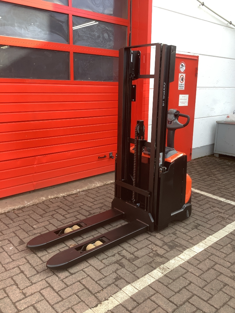Toyota Gabelstapler Hochhubwagen <br>Toyota SWE120 <br>Baujahr 2026 <br>Betriebsstunden 0 <br><br>Angebot 10 Hochhubwagen <br>Toyota SWE120 <br>Baujahr 2026 <br>Betriebsstunden 0 <br><br>Angebot – Bild 10