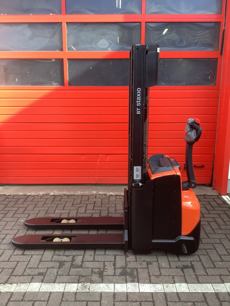 Toyota Gabelstapler Hochhubwagen <br>Toyota SWE120 <br>Baujahr 2026 <br>Betriebsstunden 0 <br><br>Angebot 9 Hochhubwagen <br>Toyota SWE120 <br>Baujahr 2026 <br>Betriebsstunden 0 <br><br>Angebot – Bild 9