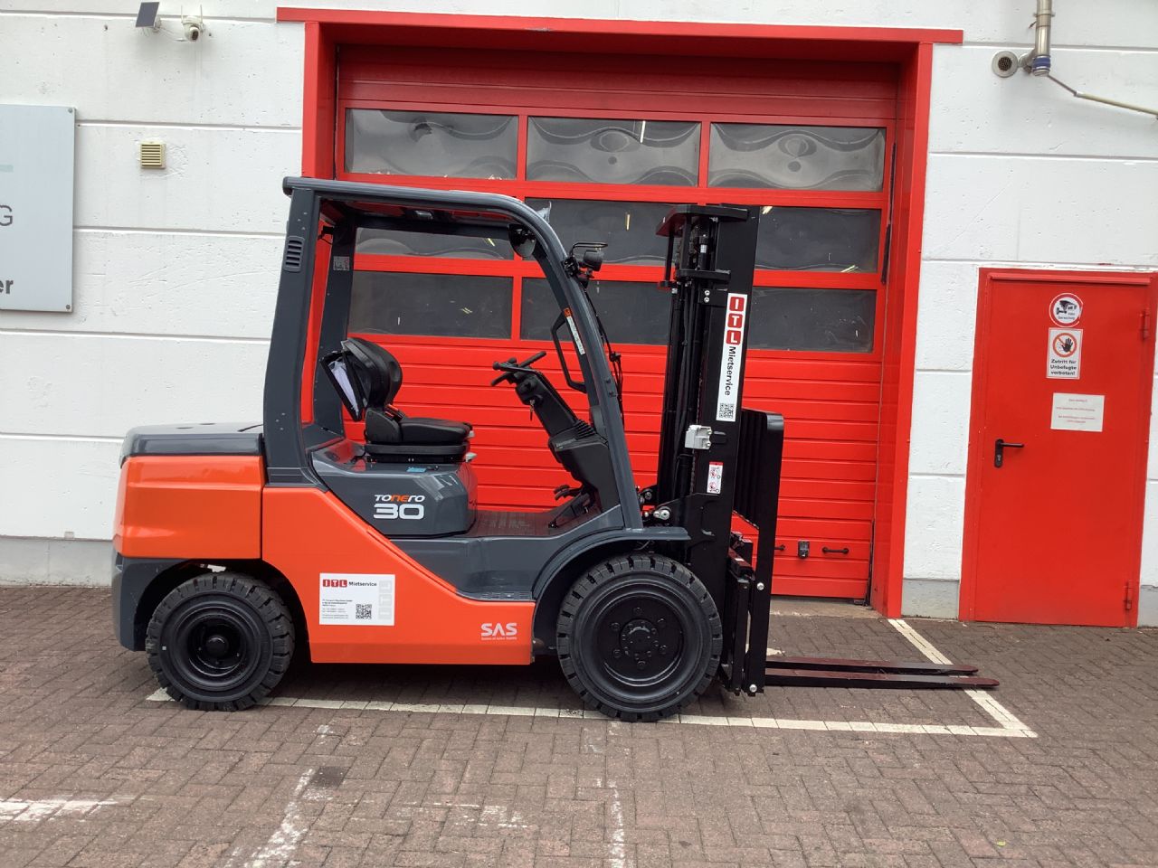 Toyota Gabelstapler Toyota Verbrenner Dieselstapler <br>Toyota 52-8FDF30 <br>Baujahr 2026 <br>Betriebsstunden 0 <br><br>Mietkauf 490,41 €/Monat 1 Toyota Verbrenner Dieselstapler <br>Toyota 52-8FDF30 <br>Baujahr 2026 <br>Betriebsstunden 0 <br><br>Mietkauf 490,41 €/Monat