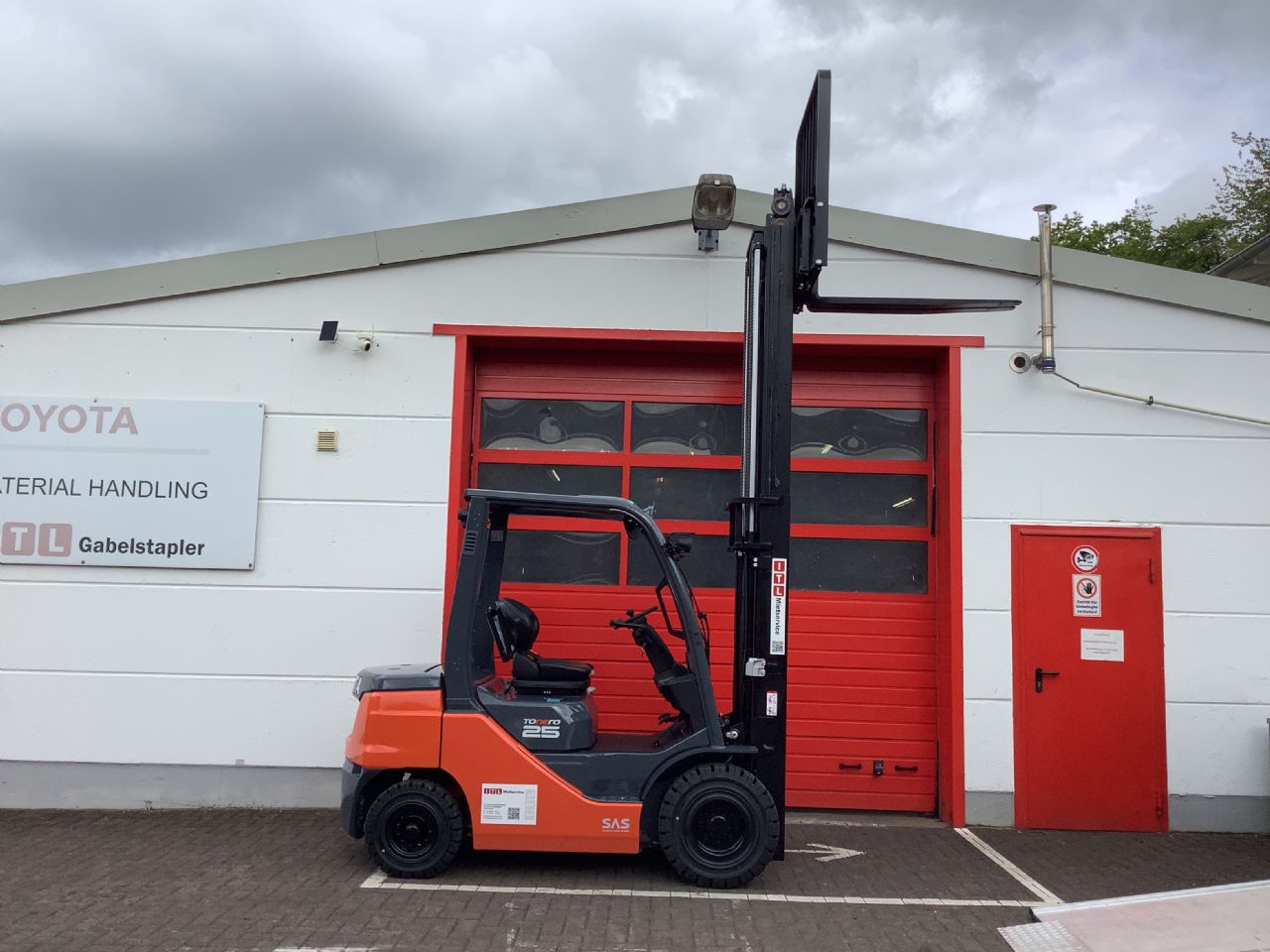 Toyota Gabelstapler Toyota Verbrenner Dieselstapler <br>Toyota 52-8FDF25 <br>Baujahr 2026 <br>Betriebsstunden 0 <br><br>Mietkauf 445,00 €/Monat 8 Toyota Verbrenner Dieselstapler <br>Toyota 52-8FDF25 <br>Baujahr 2026 <br>Betriebsstunden 0 <br><br>Mietkauf 445,00 €/Monat – Bild 8