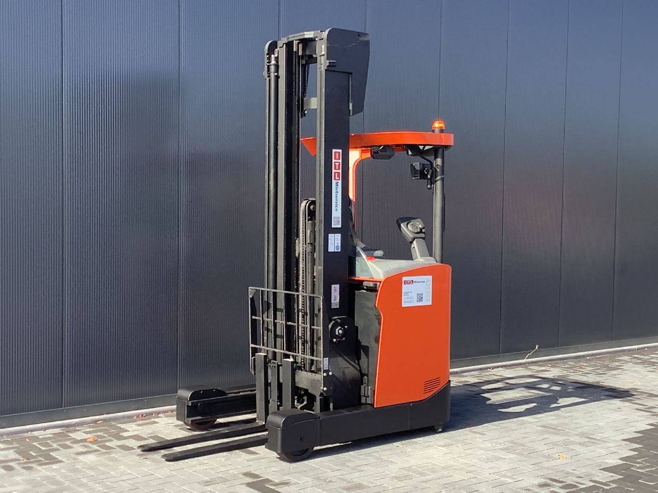 Toyota Gabelstapler Schubmaststapler <br>Toyota RRE140H <br>Baujahr 2018 <br>Betriebsstunden 1015 <br><br>Mietkauf 163,47 €/Monat 6 Schubmaststapler <br>Toyota RRE140H <br>Baujahr 2018 <br>Betriebsstunden 1015 <br><br>Mietkauf 163,47 €/Monat – Bild 6