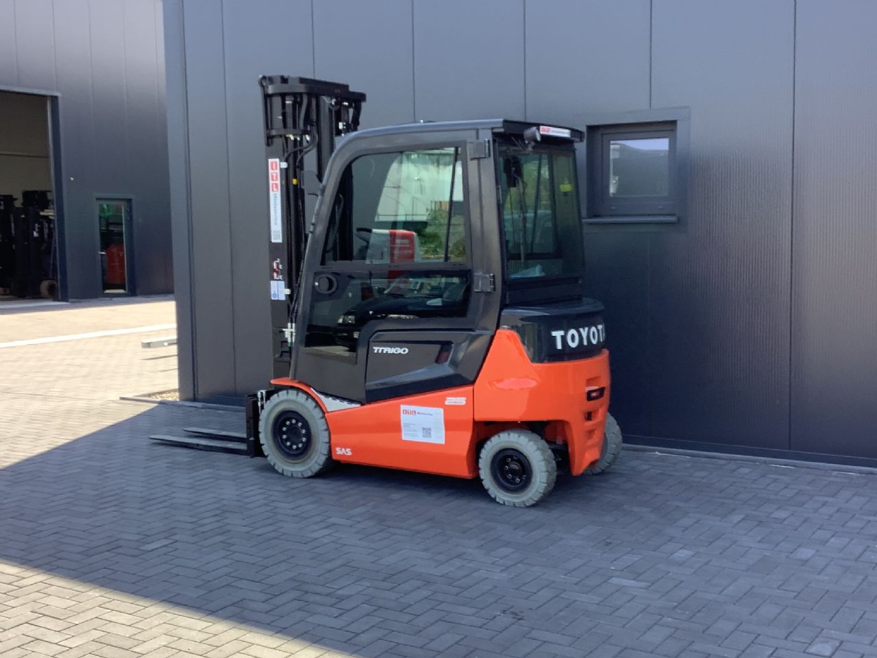 Toyota Gabelstapler Toyota Elektro 4-Rad Stapler <br>Toyota 9FBMK25T <br>Baujahr 2026 <br>Betriebsstunden 0 <br><br>Mietkauf 742,21 €/Monat 5 Toyota Elektro 4-Rad Stapler <br>Toyota 9FBMK25T <br>Baujahr 2026 <br>Betriebsstunden 0 <br><br>Mietkauf 742,21 €/Monat – Bild 5