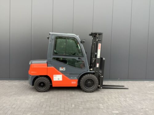 Toyota Gabelstapler Toyota Verbrenner Dieselstapler <br>Toyota 52-8FDF30 <br>Baujahr 2026 <br>Betriebsstunden 0 <br><br>Mietkauf 577,09 €/Monat 7 Toyota-Gabelstapler-212 028163 1