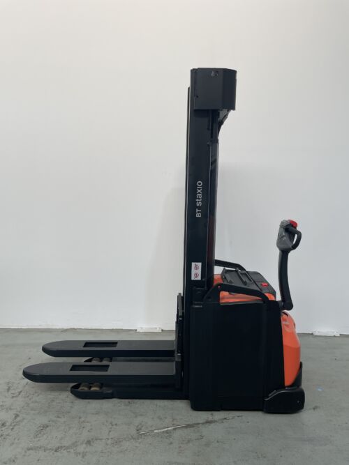 Toyota Gabelstapler Hochhubwagen <br>Toyota SWE160 <br>Baujahr 2019 <br>Betriebsstunden 3044 <br><br>Mietkauf 132,10 €/Monat 7 Toyota-Gabelstapler-59840 1901026664 1