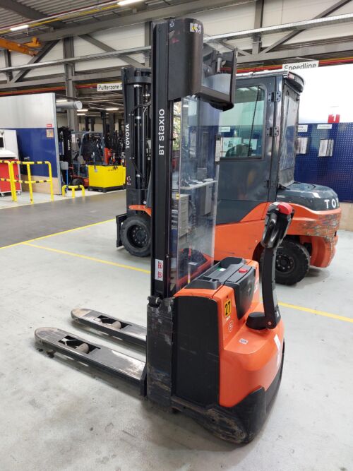 Toyota Gabelstapler Hochhubwagen <br>Toyota SWE120 <br>Baujahr 2019 <br>Betriebsstunden 2607 <br><br>Mietkauf 62,75 €/Monat 10 Toyota-Gabelstapler-59840 1912029158 1 1