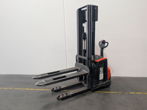 Toyota Gabelstapler Hochhubwagen <br>Toyota SWE120 *sofort verfügbar* <br>Baujahr 2020 <br>Betriebsstunden 2321 <br><br>Mietkauf 82,56 €/Monat 4 Toyota-Gabelstapler-59840 2003000025 1