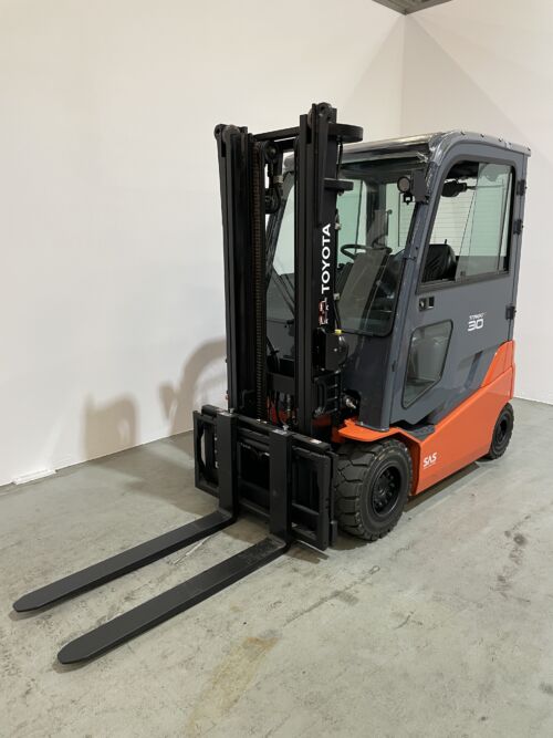 Toyota Gabelstapler Toyota Elektro 4-Rad Stapler <br>Toyota 8FBMKT30 *sofort verfügbar* <br>Baujahr 2020 <br>Betriebsstunden 5705 <br><br>Mietkauf 422,71 €/Monat 8 Toyota-Gabelstapler-59840 2005001982 1 1