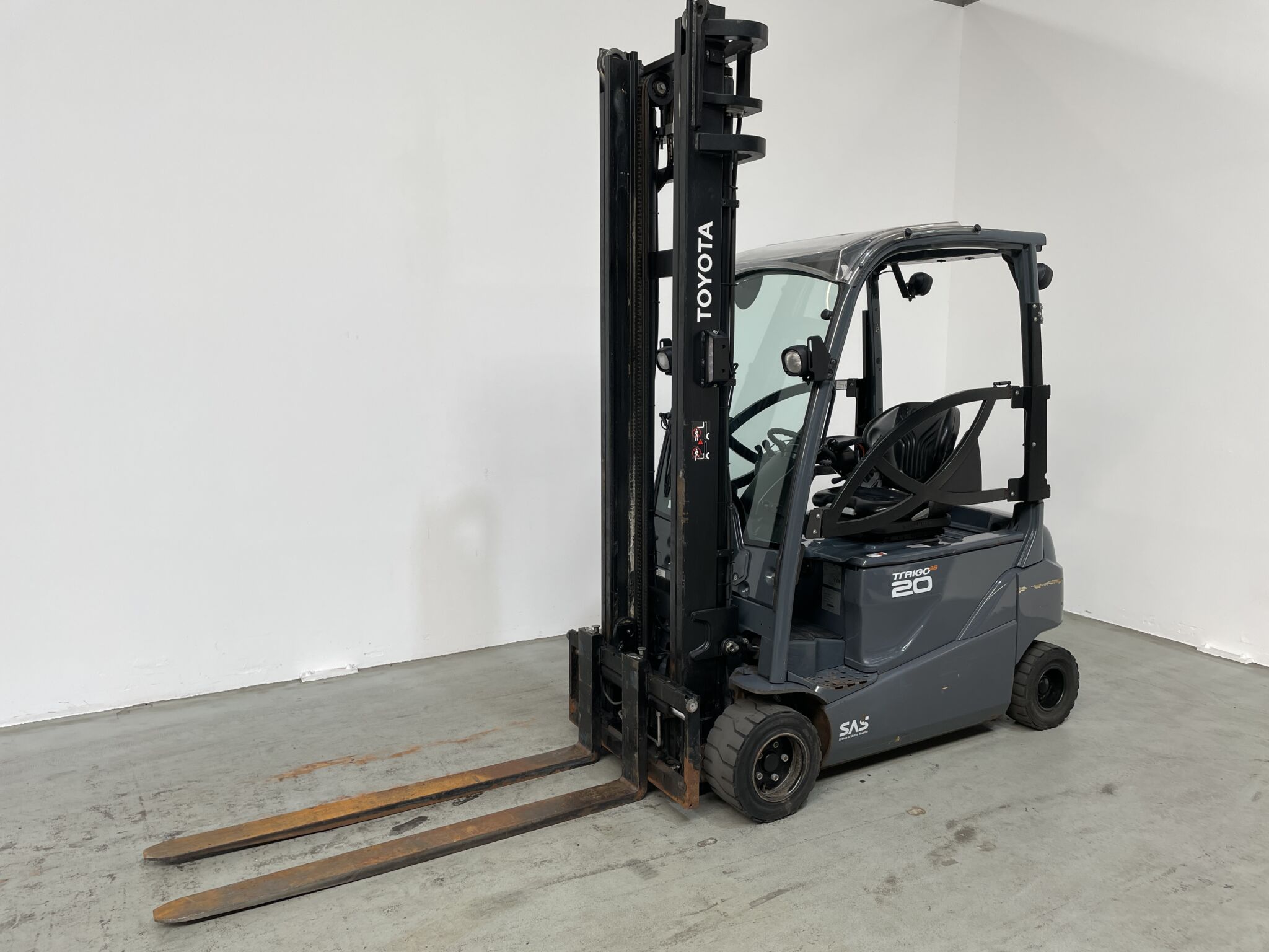 Toyota Gabelstapler Toyota Elektro 4-Rad Stapler <br>Toyota 8FBM20T <br>Baujahr 2021 <br>Betriebsstunden 1593 <br><br>Mietkauf 255,94 €/Monat 1 Toyota Elektro 4-Rad Stapler <br>Toyota 8FBM20T <br>Baujahr 2021 <br>Betriebsstunden 1593 <br><br>Mietkauf 255,94 €/Monat