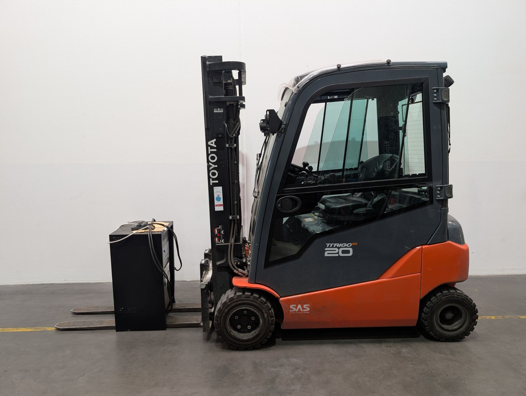 Toyota Gabelstapler Toyota Elektro 4-Rad Stapler <br>Toyota 8FBMK20T <br>Baujahr 2021 <br>Betriebsstunden 2492 <br><br>Mietkauf 280,70 €/Monat 1 Toyota Elektro 4-Rad Stapler <br>Toyota 8FBMK20T <br>Baujahr 2021 <br>Betriebsstunden 2492 <br><br>Mietkauf 280,70 €/Monat