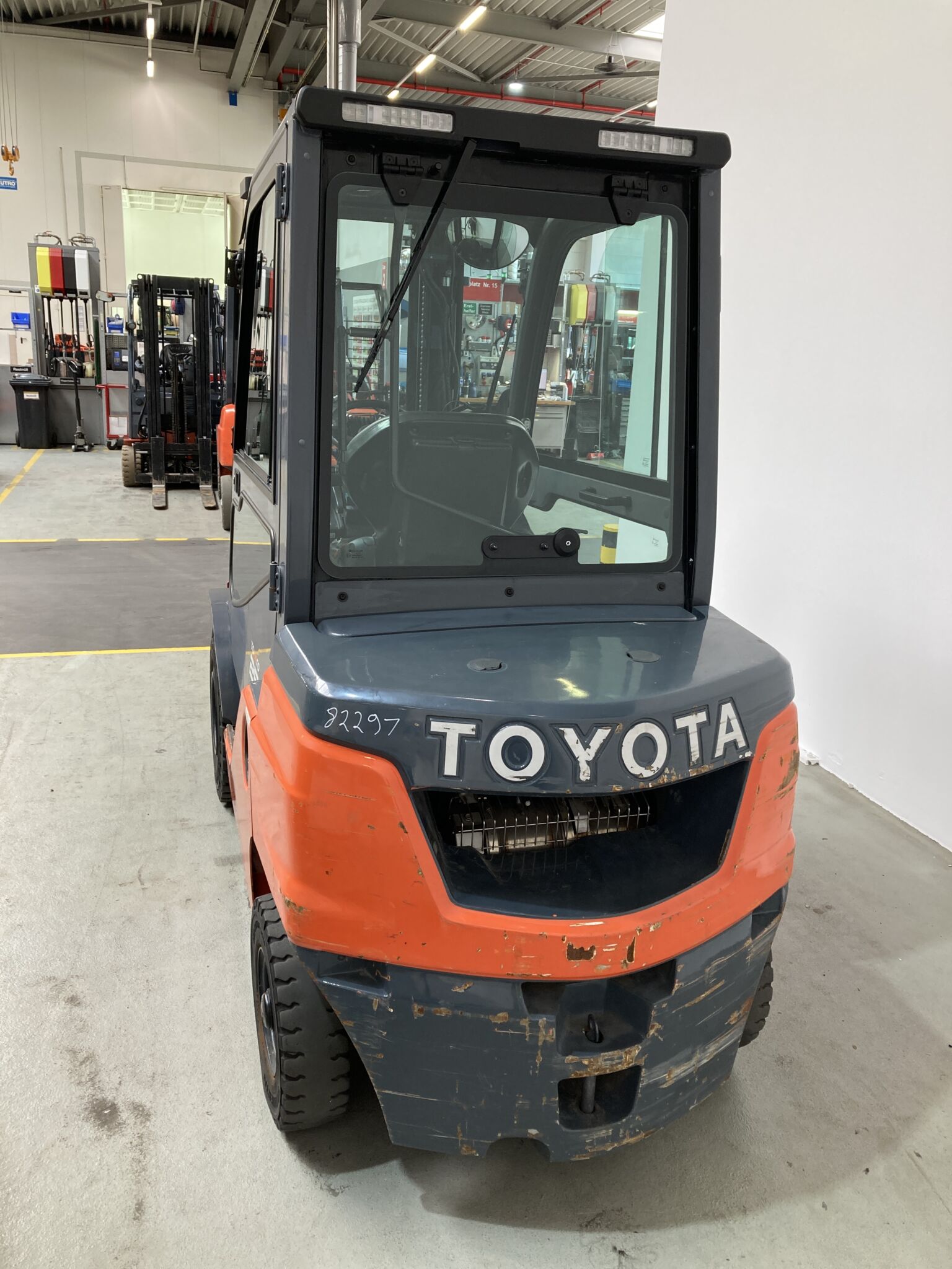 Toyota Gabelstapler Toyota Verbrenner Dieselstapler <br>Toyota 52-8FDF25 <br>Baujahr 2021 <br>Betriebsstunden 1188 <br><br>Mietkauf 411,15 €/Monat 1 Toyota Verbrenner Dieselstapler <br>Toyota 52-8FDF25 <br>Baujahr 2021 <br>Betriebsstunden 1188 <br><br>Mietkauf 411,15 €/Monat