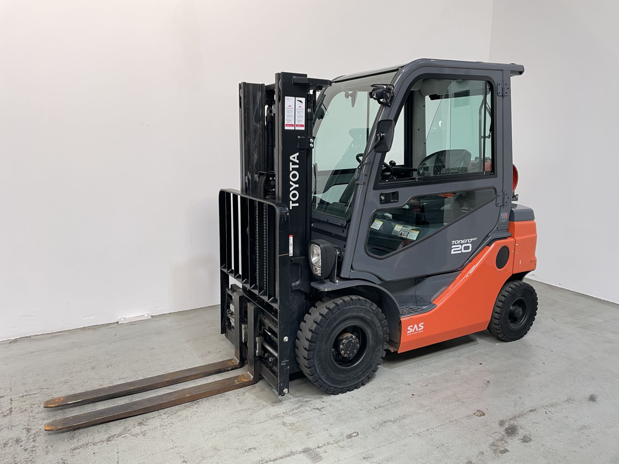 Toyota Gabelstapler Toyota Verbrenner Treibgasstapler <br>Toyota 06-8FG20F <br>Baujahr 2022 <br>Betriebsstunden 592 <br><br>Mietkauf 392,99 €/Monat 1 Toyota Verbrenner Treibgasstapler <br>Toyota 06-8FG20F <br>Baujahr 2022 <br>Betriebsstunden 592 <br><br>Mietkauf 392,99 €/Monat