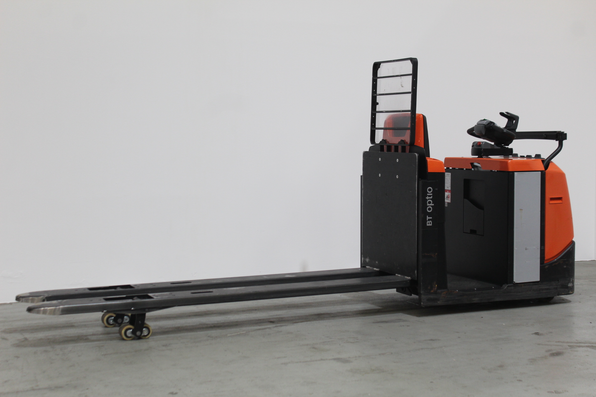 Toyota Gabelstapler Horizontalkommissionierer <br>Toyota OSE250 <br>Baujahr 2022 <br>Betriebsstunden 2742 <br><br>Mietkauf 94,12 €/Monat 6 Toyota-Gabelstapler-59840 2205019794 1