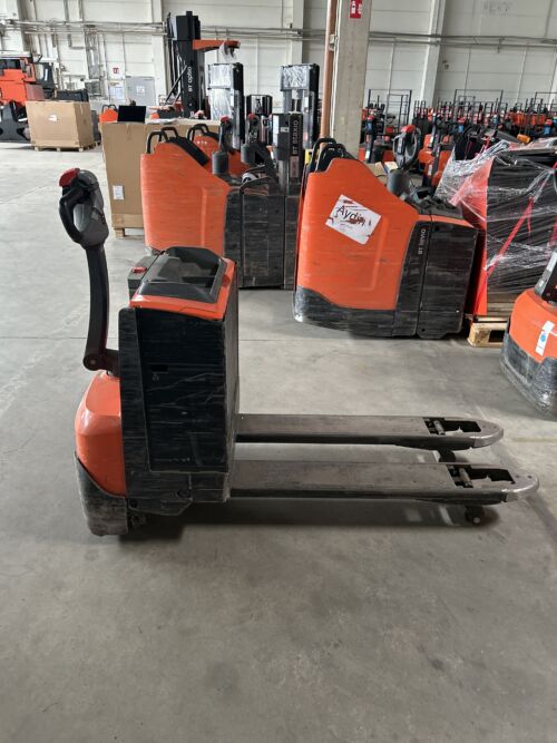 Toyota Gabelstapler Niederhubwagen <br>Toyota LWE200 <br>Baujahr 2022 <br>Betriebsstunden 1256 <br><br>Mietkauf 57,79 €/Monat 3 Toyota-Gabelstapler-59840 2211016189 1