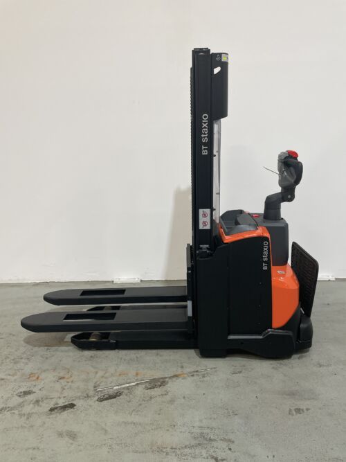 Toyota Gabelstapler Hochhubwagen <br>Toyota SWE120 <br>Baujahr 2023 <br>Betriebsstunden 1277 <br><br>Mietkauf 100,72 €/Monat 5 Toyota-Gabelstapler-59840 2304036549 1