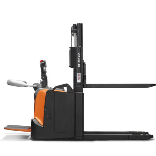 Toyota Gabelstapler Hochhubwagen <br>Toyota SPE200D <br>Baujahr 2023 <br>Betriebsstunden 939 <br><br>Mietkauf 115,58 €/Monat 8 Toyota-Gabelstapler-59840 2311045464 1
