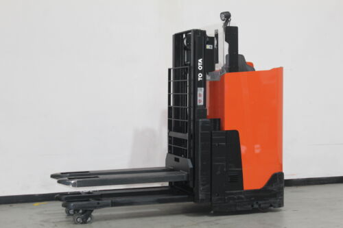 Toyota Gabelstapler Hochhubwagen <br>Toyota SSI200D <br>Baujahr 2024 <br>Betriebsstunden 528 <br><br>Mietkauf 181,63 €/Monat 8 Toyota-Gabelstapler-59840 2402009024 1