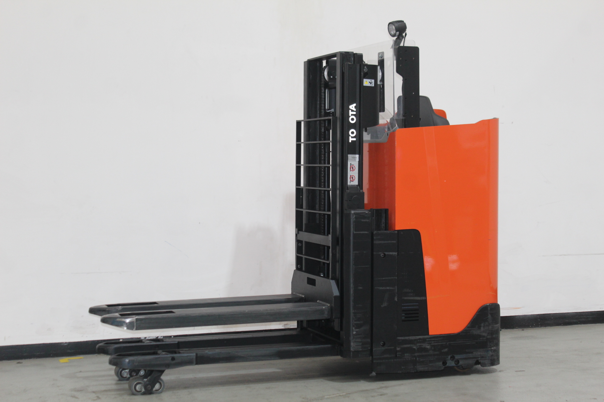 Toyota Gabelstapler Hochhubwagen <br>Toyota SSI200D <br>Baujahr 2024 <br>Betriebsstunden 528 <br><br>Mietkauf 181,63 €/Monat 1 Hochhubwagen <br>Toyota SSI200D <br>Baujahr 2024 <br>Betriebsstunden 528 <br><br>Mietkauf 181,63 €/Monat