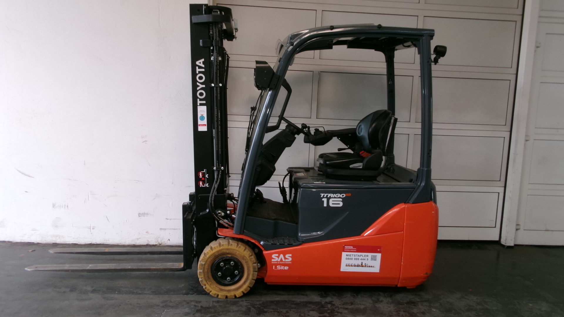 Toyota Gabelstapler Toyota Elektro 3-Rad Stapler <br>Toyota 8FBE16T <br>Baujahr 2024 <br>Betriebsstunden 368 <br><br>Mietkauf 397,94 €/Monat 1 Toyota Elektro 3-Rad Stapler <br>Toyota 8FBE16T <br>Baujahr 2024 <br>Betriebsstunden 368 <br><br>Mietkauf 397,94 €/Monat
