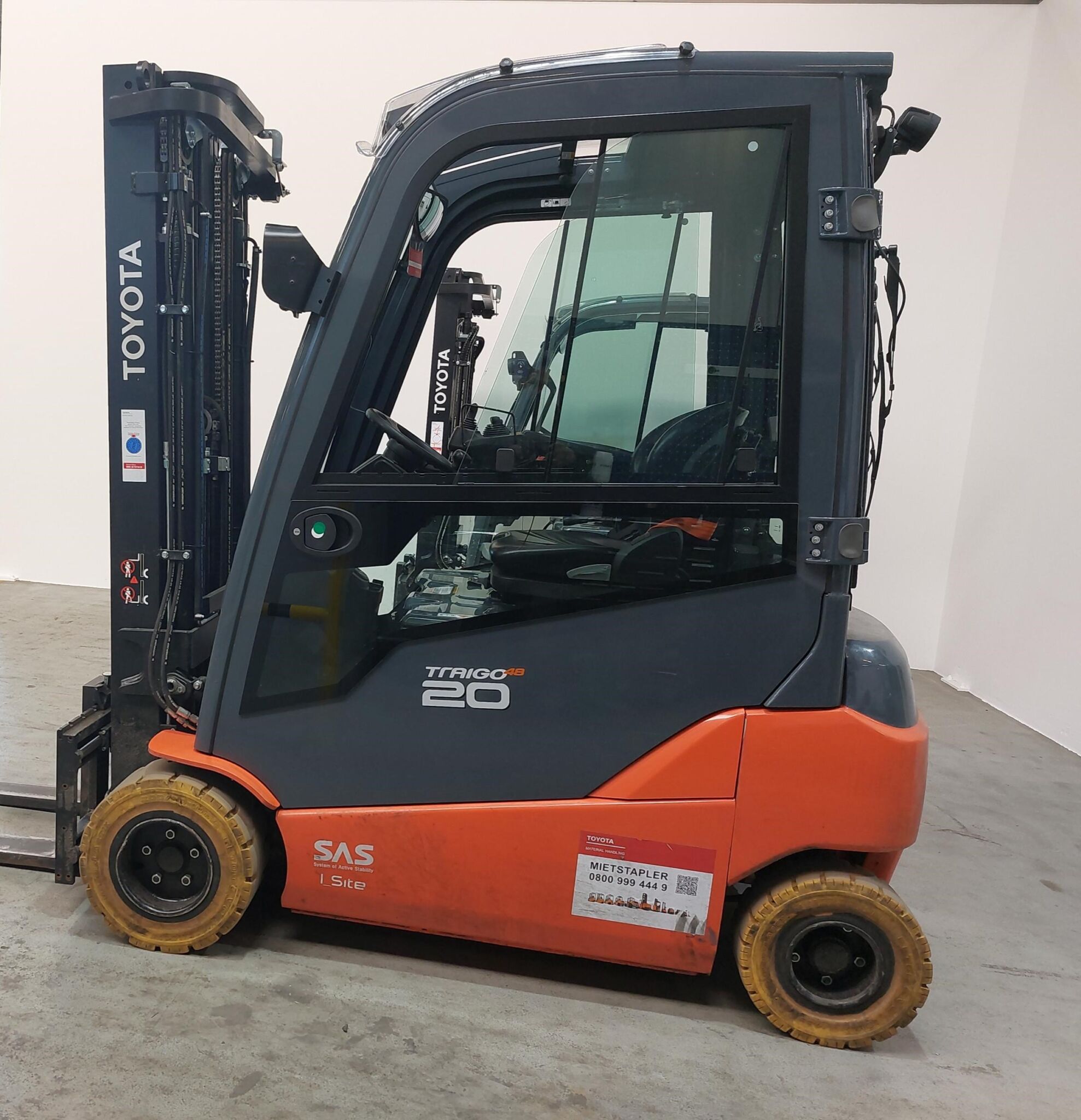 Toyota Gabelstapler Toyota Elektro 4-Rad Stapler <br>Toyota 8FBM20T <br>Baujahr 2024 <br>Betriebsstunden 368 <br><br>Mietkauf 490,41 €/Monat 1 Toyota Elektro 4-Rad Stapler <br>Toyota 8FBM20T <br>Baujahr 2024 <br>Betriebsstunden 368 <br><br>Mietkauf 490,41 €/Monat