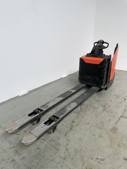 Toyota Gabelstapler Niederhubwagen <br>Toyota LPE250 <br>Baujahr 2024 <br>Betriebsstunden 1128 <br><br>Mietkauf 133,75 €/Monat 12 Toyota-Gabelstapler-59840 2412003600 1