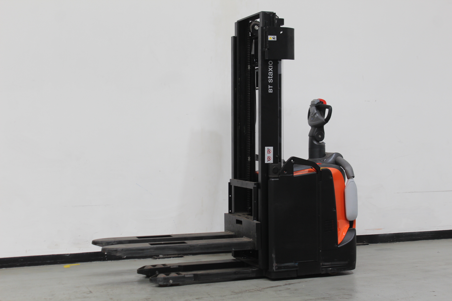 Toyota Gabelstapler Hochhubwagen <br>Toyota SPE160 <br>Baujahr 2025 <br>Betriebsstunden 10 <br><br>Mietkauf 126,32 €/Monat 1 Hochhubwagen <br>Toyota SPE160 <br>Baujahr 2025 <br>Betriebsstunden 10 <br><br>Mietkauf 126,32 €/Monat
