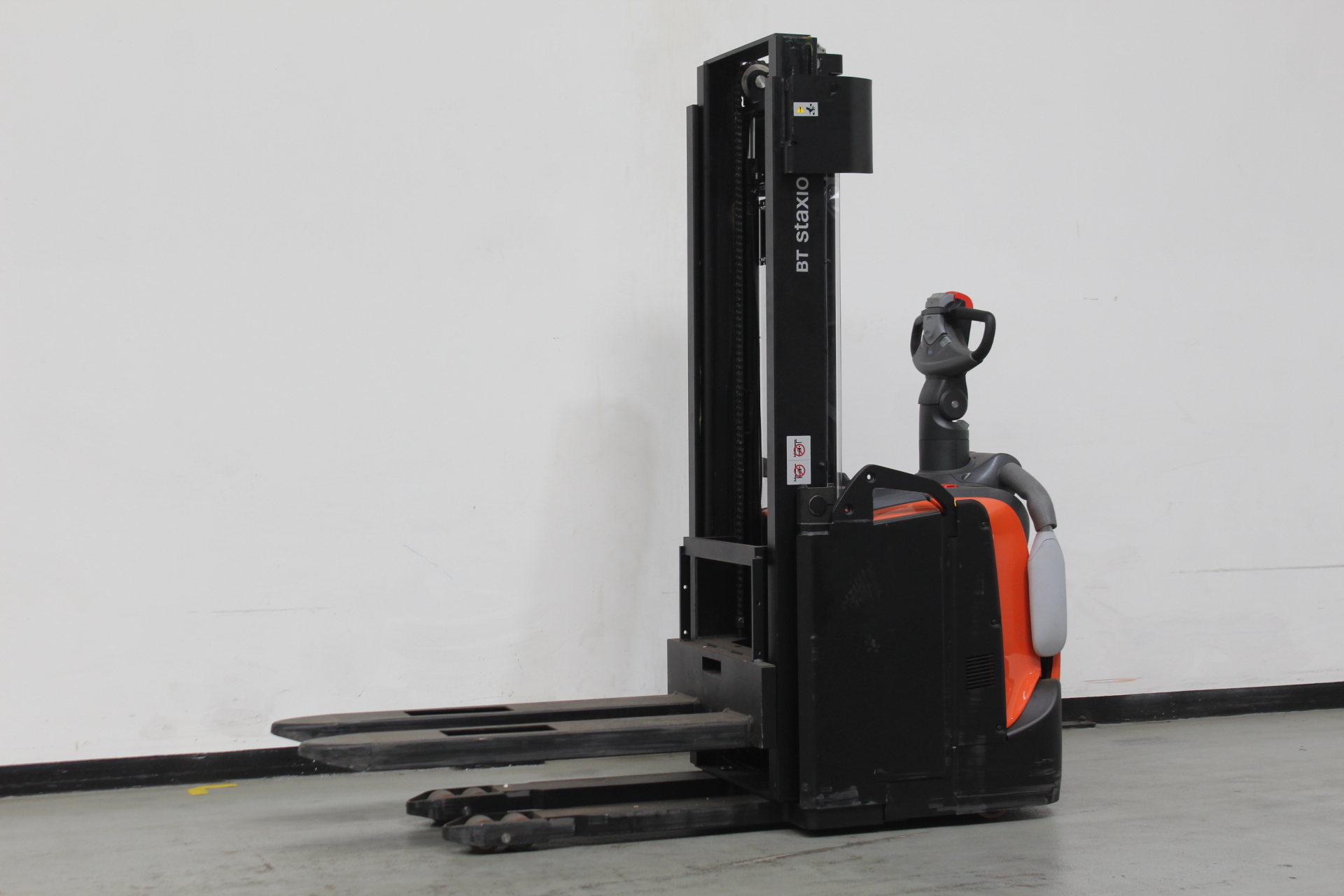 Toyota Gabelstapler Hochhubwagen <br>Toyota SPE160 <br>Baujahr 2025 <br>Betriebsstunden 12 <br><br>Mietkauf 148,61 €/Monat 1 Hochhubwagen <br>Toyota SPE160 <br>Baujahr 2025 <br>Betriebsstunden 12 <br><br>Mietkauf 148,61 €/Monat