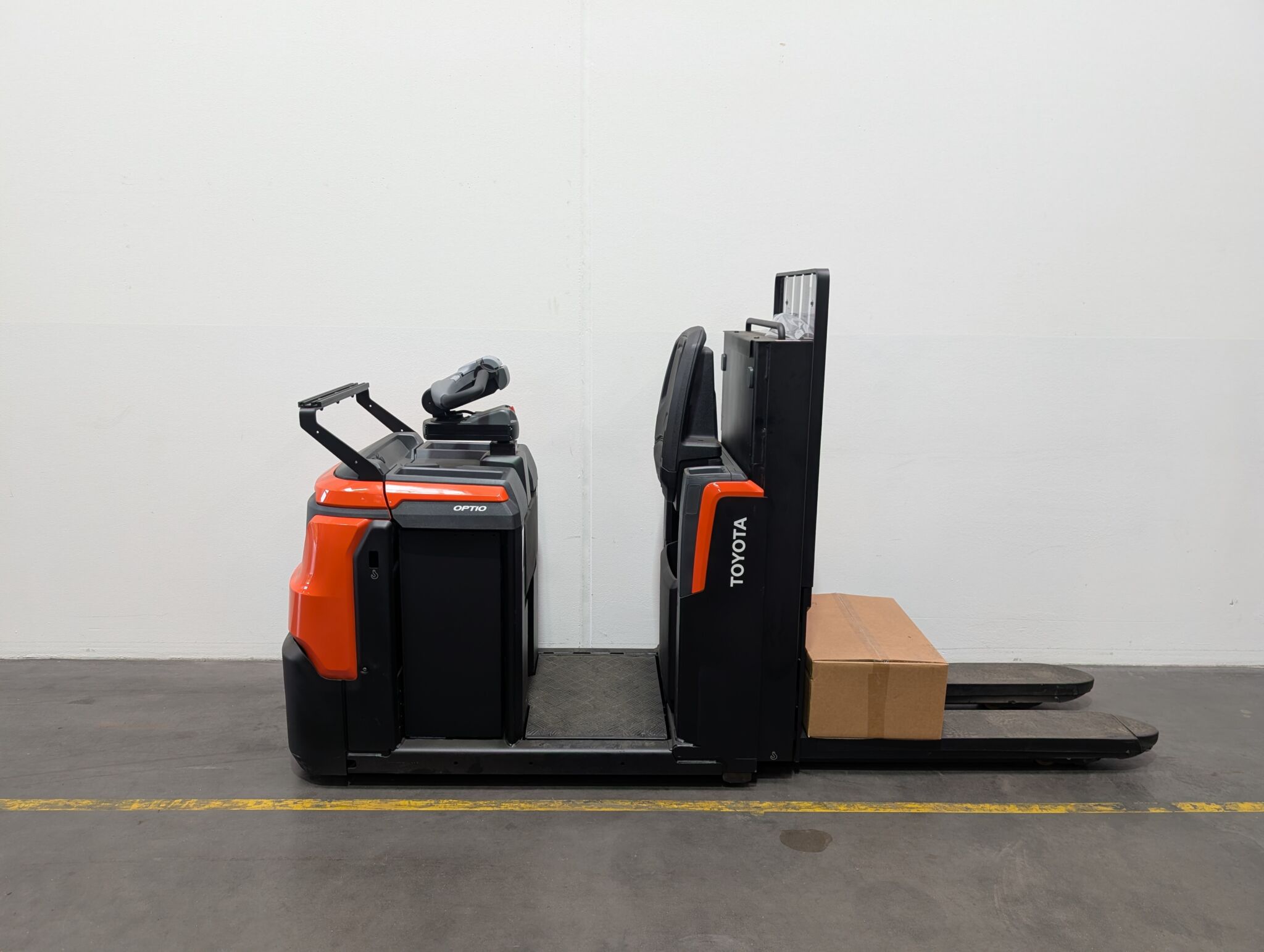 Toyota Gabelstapler Horizontalkommissionierer <br>Toyota OSE120 <br>Baujahr 2026 <br>Betriebsstunden 1 <br><br>Mietkauf 171,72 €/Monat 1 Toyota-Gabelstapler-59840 2604025234 1 scaled