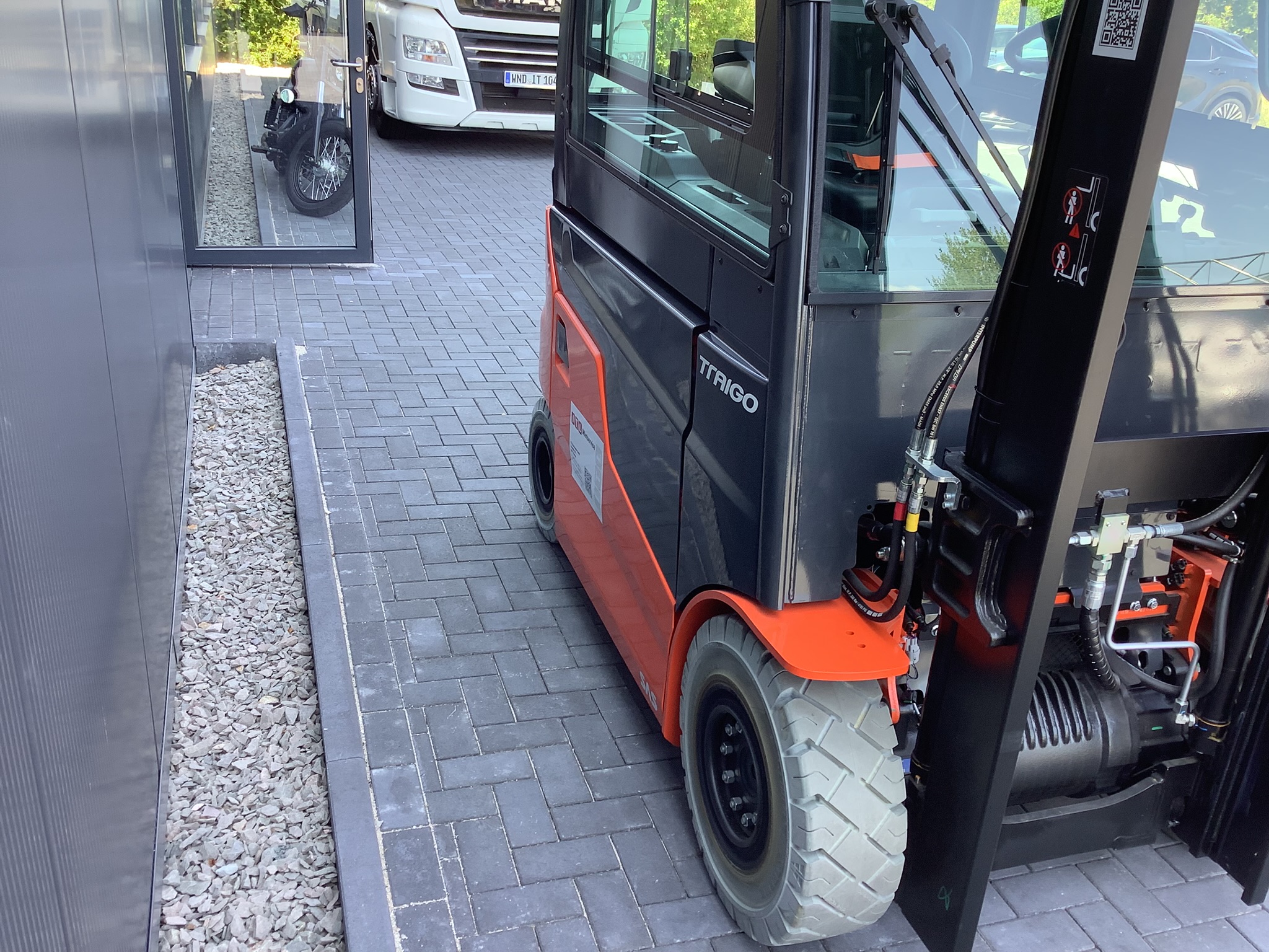 Toyota Gabelstapler Toyota Traigo80 - 9FBMK25T - Triplex Hilo FSV5500 - Kab Hz - vSS – 4 Kreis - Mini - 460 Ah Li-Ion(SOFORT LIEFERBAR Neumaschinen) 6 Toyota Traigo80 - 9FBMK25T - Triplex Hilo FSV5500 - Kab Hz - vSS – 4 Kreis - Mini - 460 Ah Li-Ion(SOFORT LIEFERBAR Neumaschinen) – Bild 6