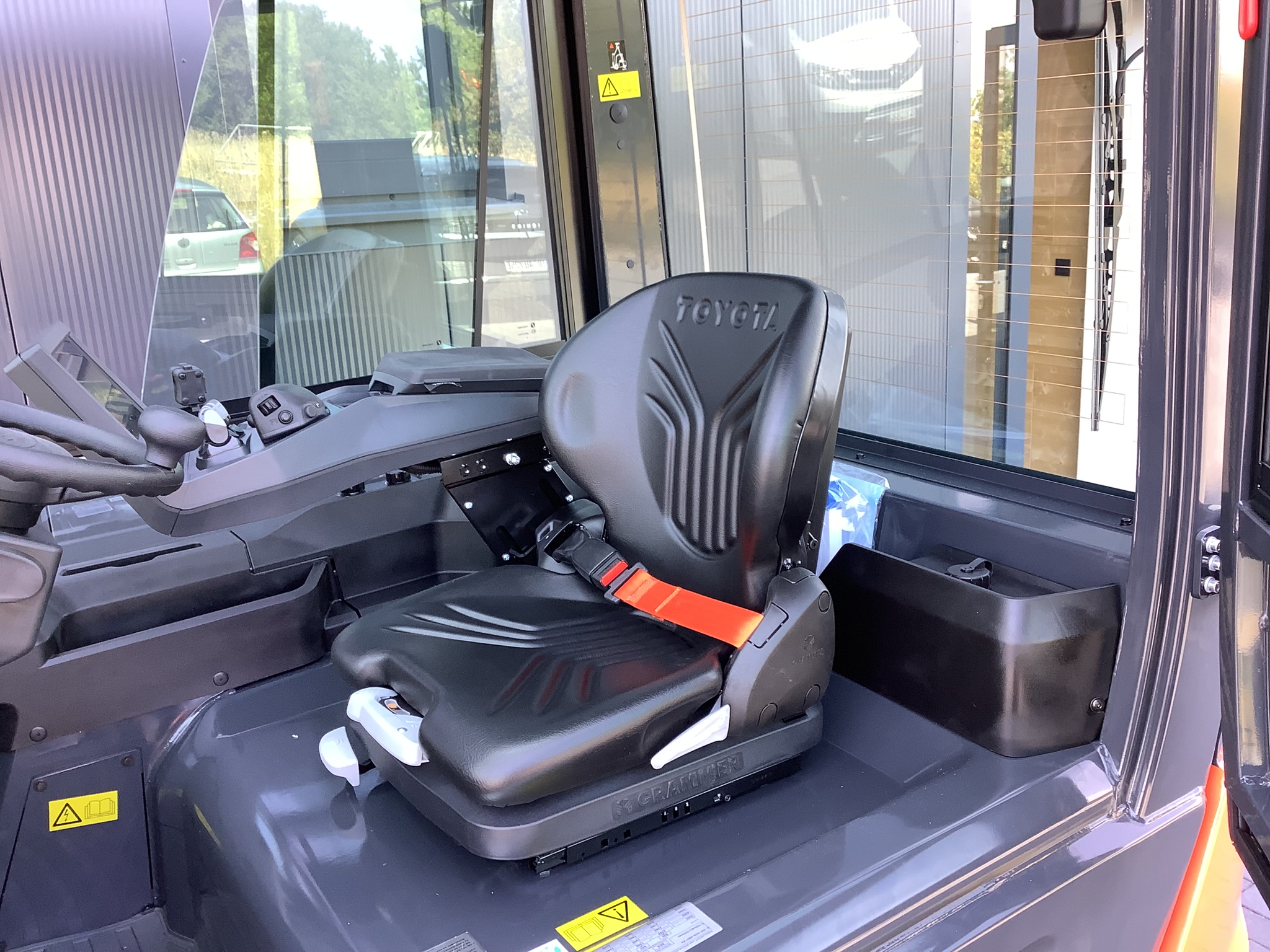 Toyota Gabelstapler Toyota Traigo80 - 9FBMK25T - Triplex Hilo FSV5500 - Kab Hz - vSS – 4 Kreis - Mini - 460 Ah Li-Ion(SOFORT LIEFERBAR Neumaschinen) 8 Toyota Traigo80 - 9FBMK25T - Triplex Hilo FSV5500 - Kab Hz - vSS – 4 Kreis - Mini - 460 Ah Li-Ion(SOFORT LIEFERBAR Neumaschinen) – Bild 8