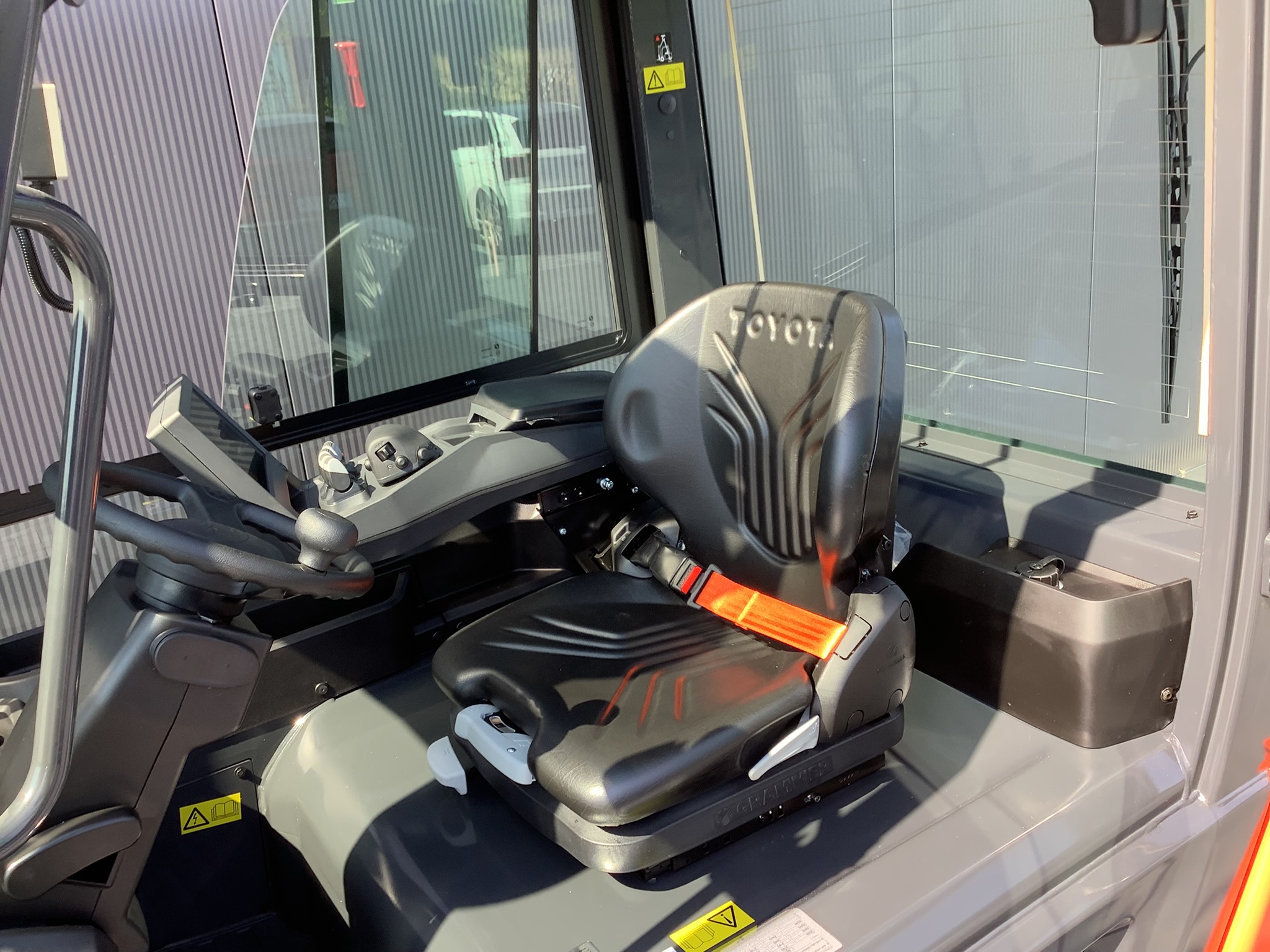 Toyota Gabelstapler Toyota Traigo80 - 9FBM35T -Triplex Hilo FSV5500 - Kab Hz - vSS - 4Kreis-Mini - 460 Ah LiIon (Sorglosmiete) 9 Toyota Traigo80 - 9FBM35T -Triplex Hilo FSV5500 - Kab Hz - vSS - 4Kreis-Mini - 460 Ah LiIon (Sorglosmiete) – Bild 9