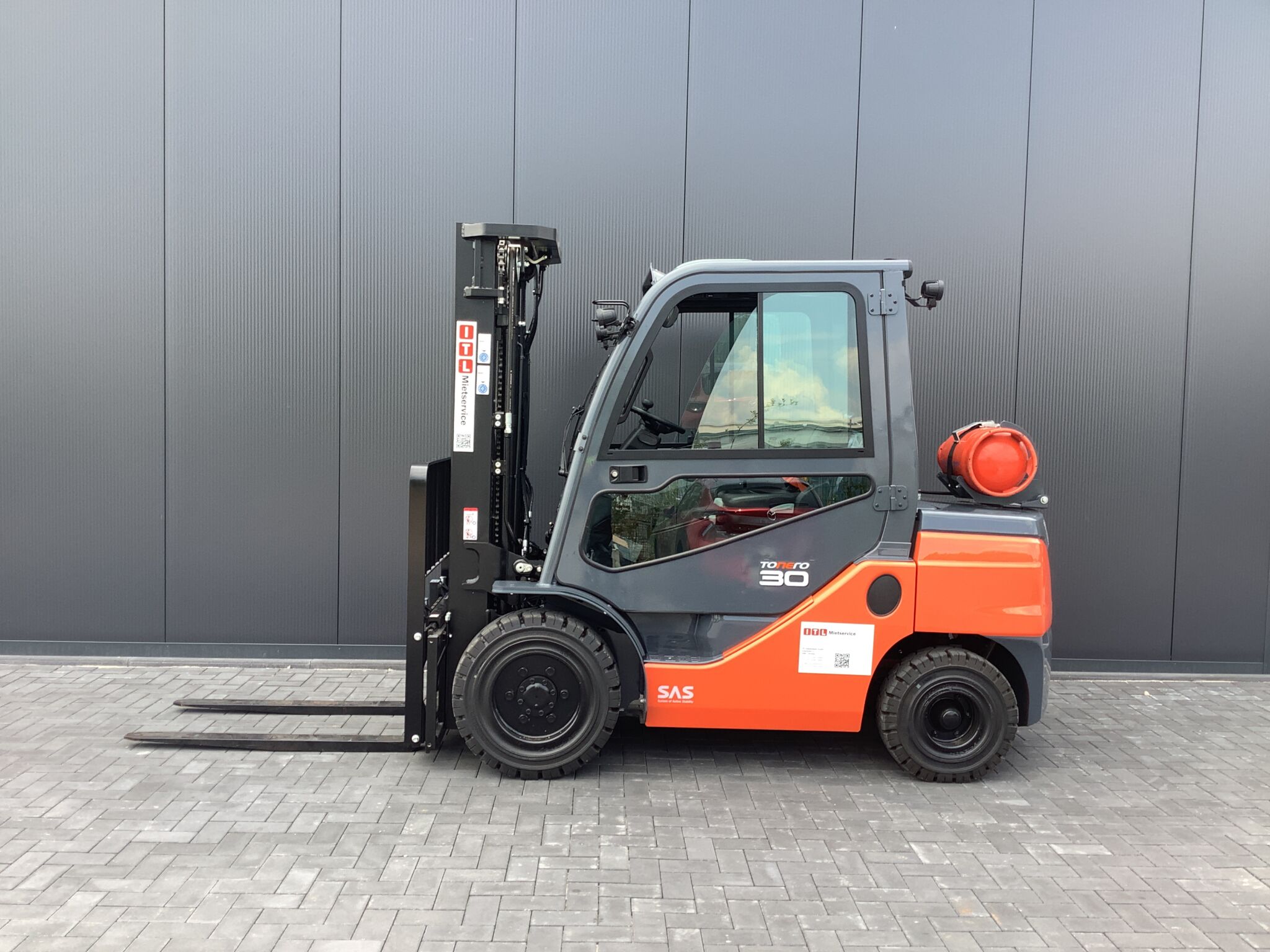 Toyota Gabelstapler Toyota Tonero Treibgas-Motor (Y4) 02-8FGF30-FSV4700-Kab-Mini-vSS 4 -Kreise (SOFORT LIEFERBAR Neumaschinen) 8 Toyota Tonero Treibgas-Motor (Y4) 02-8FGF30-FSV4700-Kab-Mini-vSS 4 -Kreise (SOFORT LIEFERBAR Neumaschinen) – Bild 8