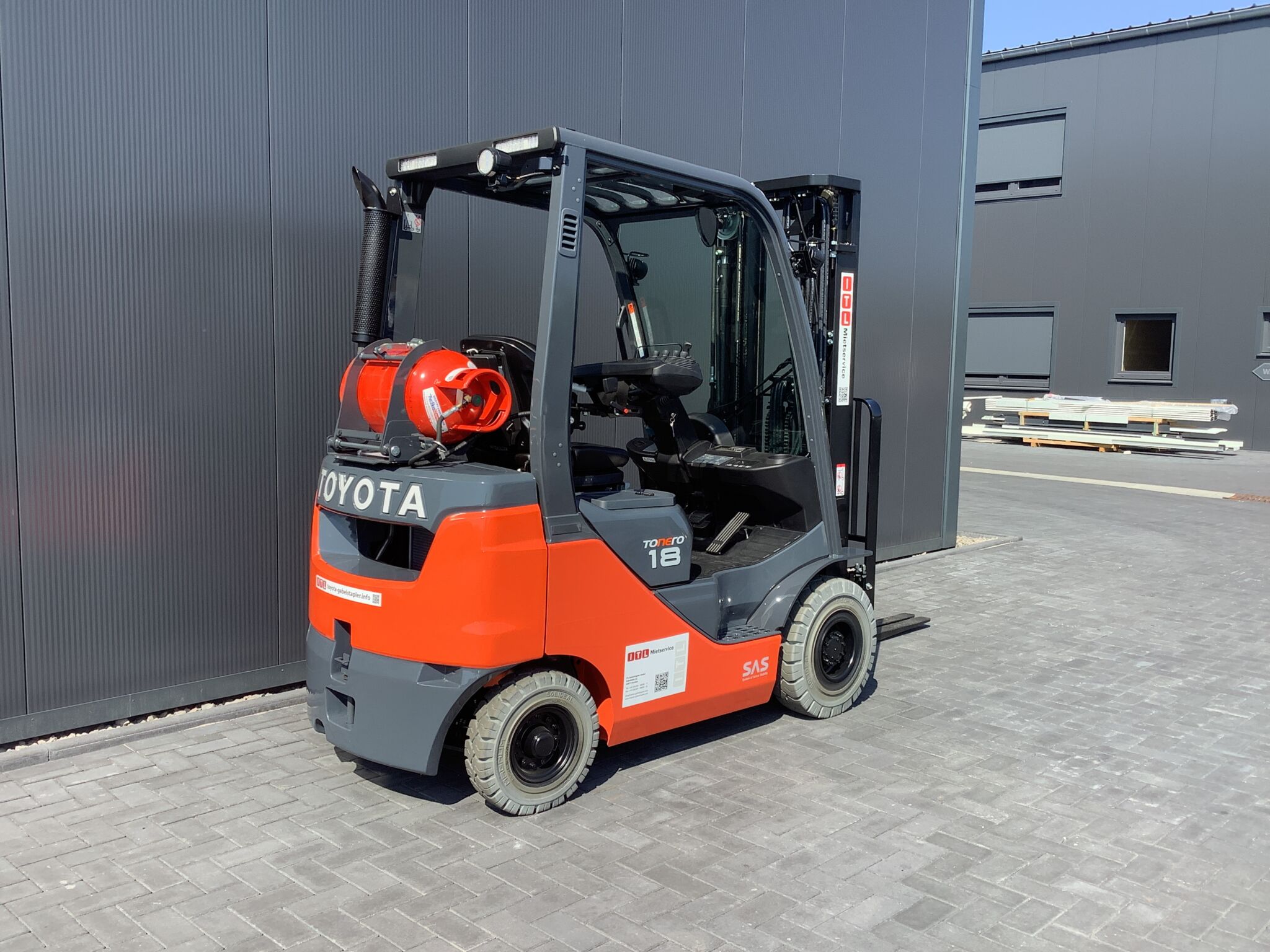 Toyota Gabelstapler Toyota Tonero Treibgas-Motor (Y4) 02-8FGF18-FSV4700-Kab-Mini- vSS 4-Kreise (SOFORT LIEFERBAR Neumaschinen) 5 Toyota Tonero Treibgas-Motor (Y4) 02-8FGF18-FSV4700-Kab-Mini- vSS 4-Kreise (SOFORT LIEFERBAR Neumaschinen) – Bild 5