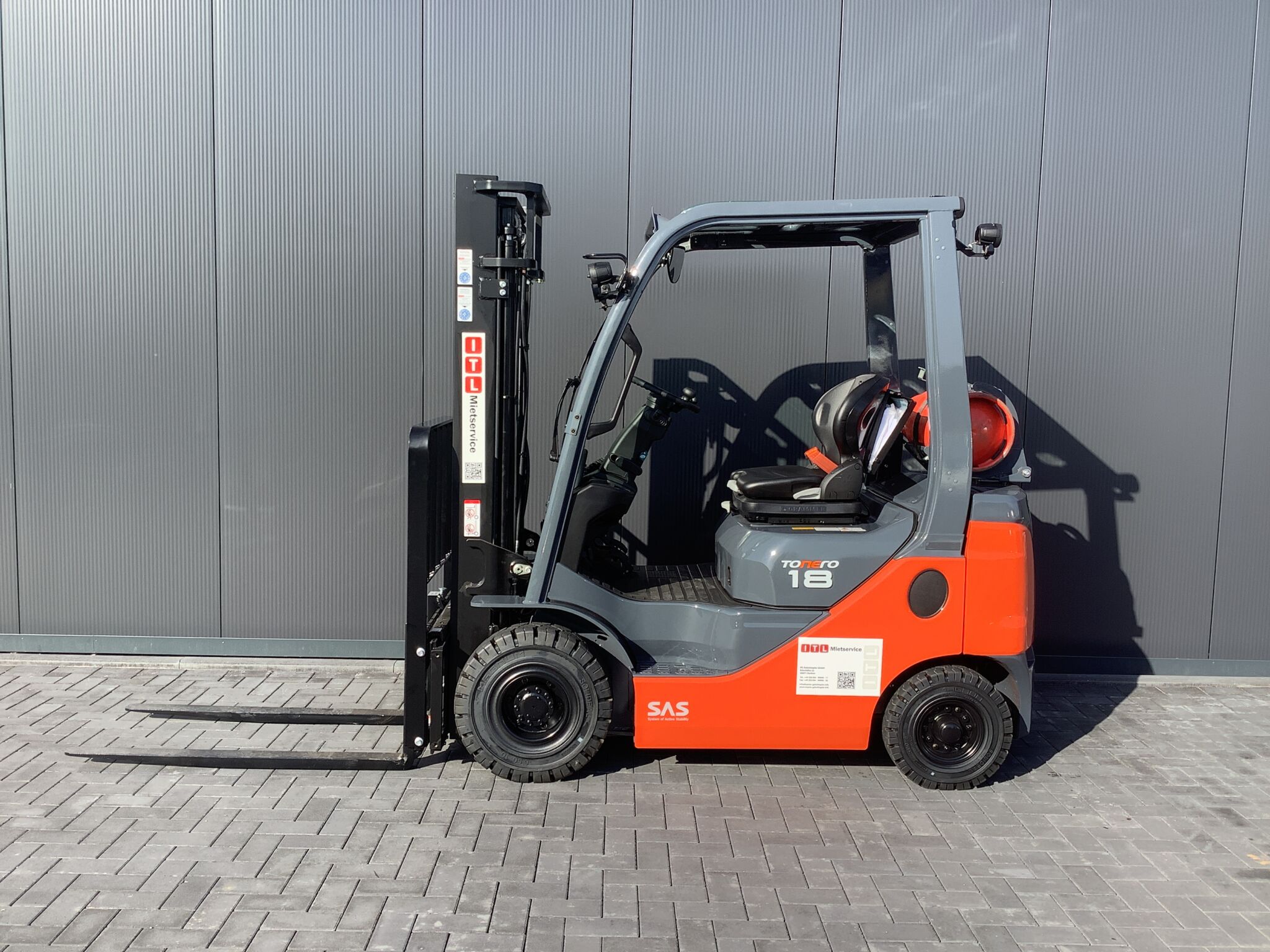 Toyota Gabelstapler Toyota Tonero Treibgas-Motor (Y4) 02-8FGF18-V3300-FSDach-MechH-vSS (SOFORT LIEFERBAR Neumaschinen) 7 Toyota Tonero Treibgas-Motor (Y4) 02-8FGF18-V3300-FSDach-MechH-vSS (SOFORT LIEFERBAR Neumaschinen) – Bild 7