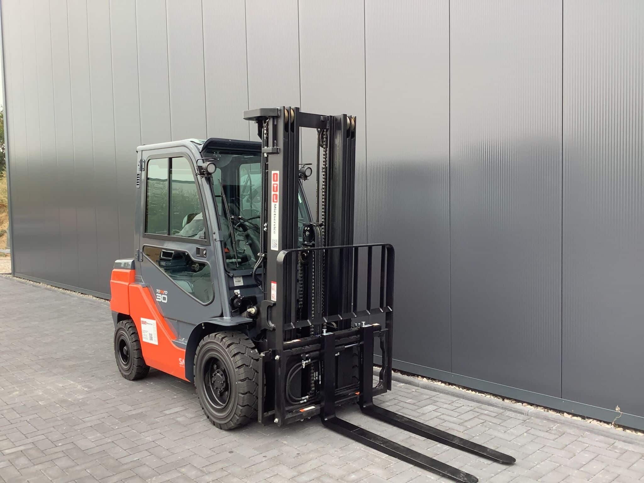 Toyota Gabelstapler Toyota Tonero - 52-8FDF30 - SFV4700 - Kab - Mini - vSS 4 Kreise (Sorglosmiete) 4 Toyota Tonero - 52-8FDF30 - SFV4700 - Kab - Mini - vSS 4 Kreise (Sorglosmiete) – Bild 4