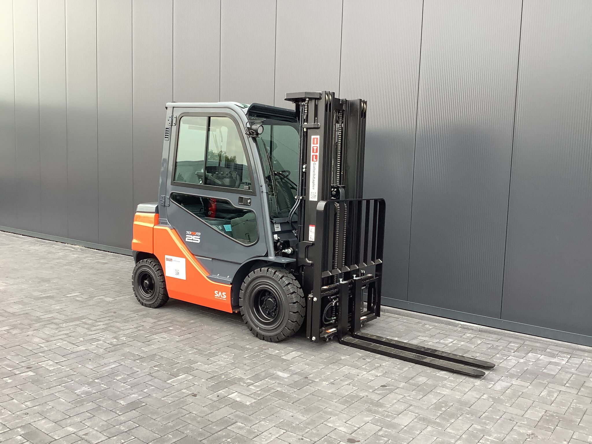 Toyota Gabelstapler Toyota Tonero - 52-8FDF25 - SFV4700 - Kab - Mini - vSS 4 Kreise (Sorglosmiete) 4 Toyota Tonero - 52-8FDF25 - SFV4700 - Kab - Mini - vSS 4 Kreise (Sorglosmiete) – Bild 4