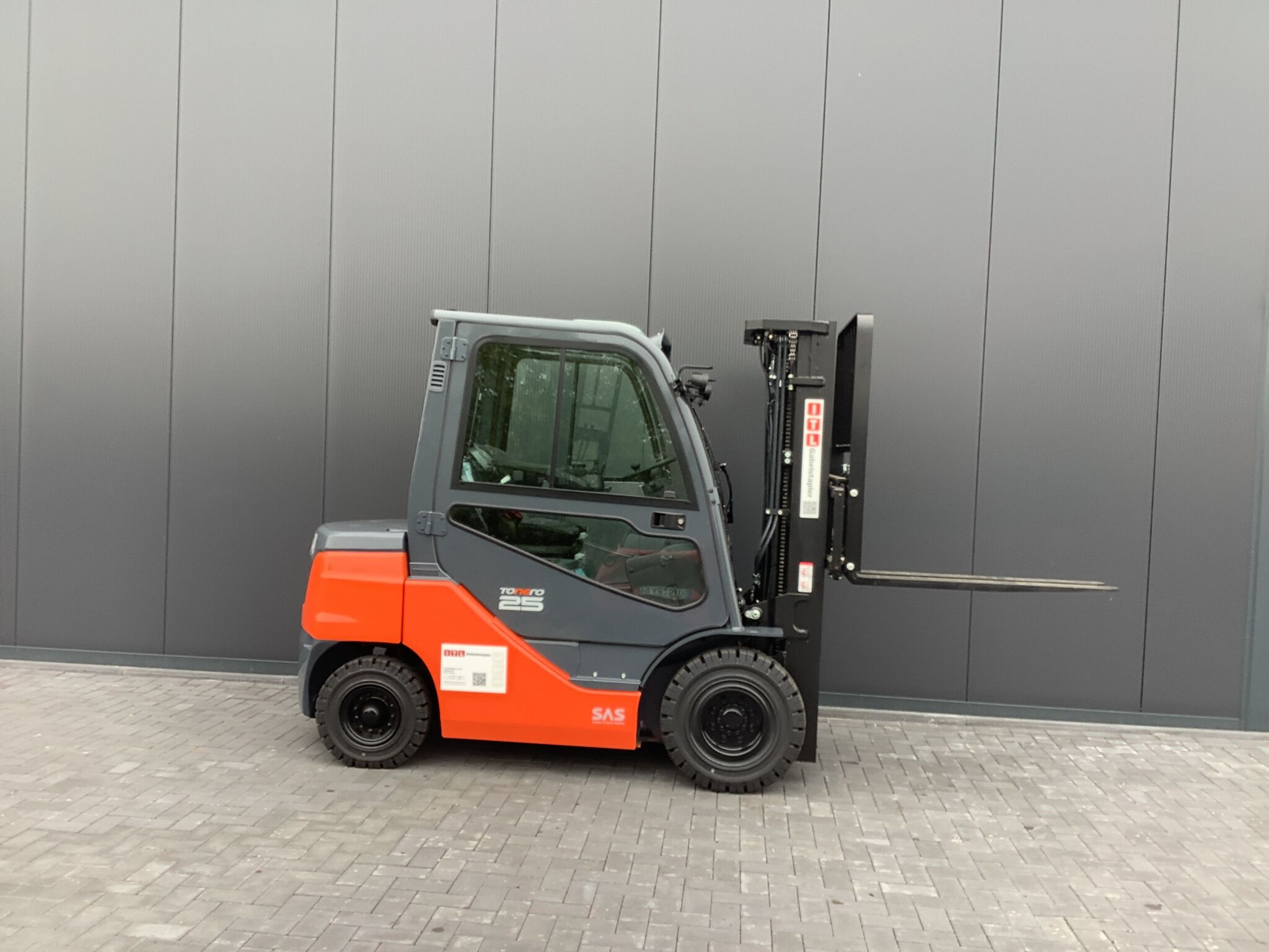 Toyota Gabelstapler Toyota Tonero - 52-8FDF25 - SFV4700 - Kab - Mini - vSS 4 Kreise (Sorglosmiete) 2 Toyota Tonero - 52-8FDF25 - SFV4700 - Kab - Mini - vSS 4 Kreise (Sorglosmiete) – Bild 2